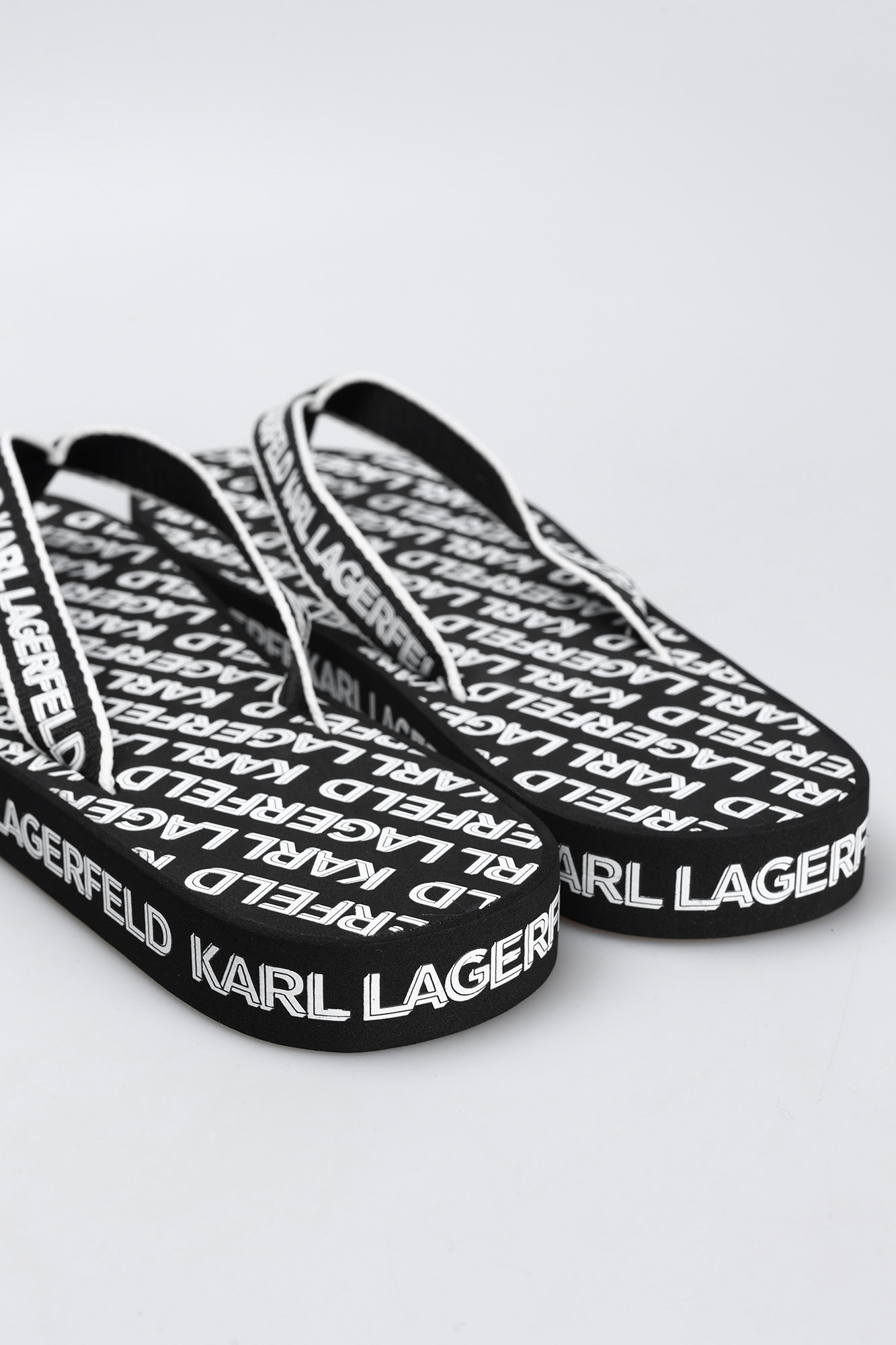 532473_855022 Шлепанцы Karl Lagerfeld Черный