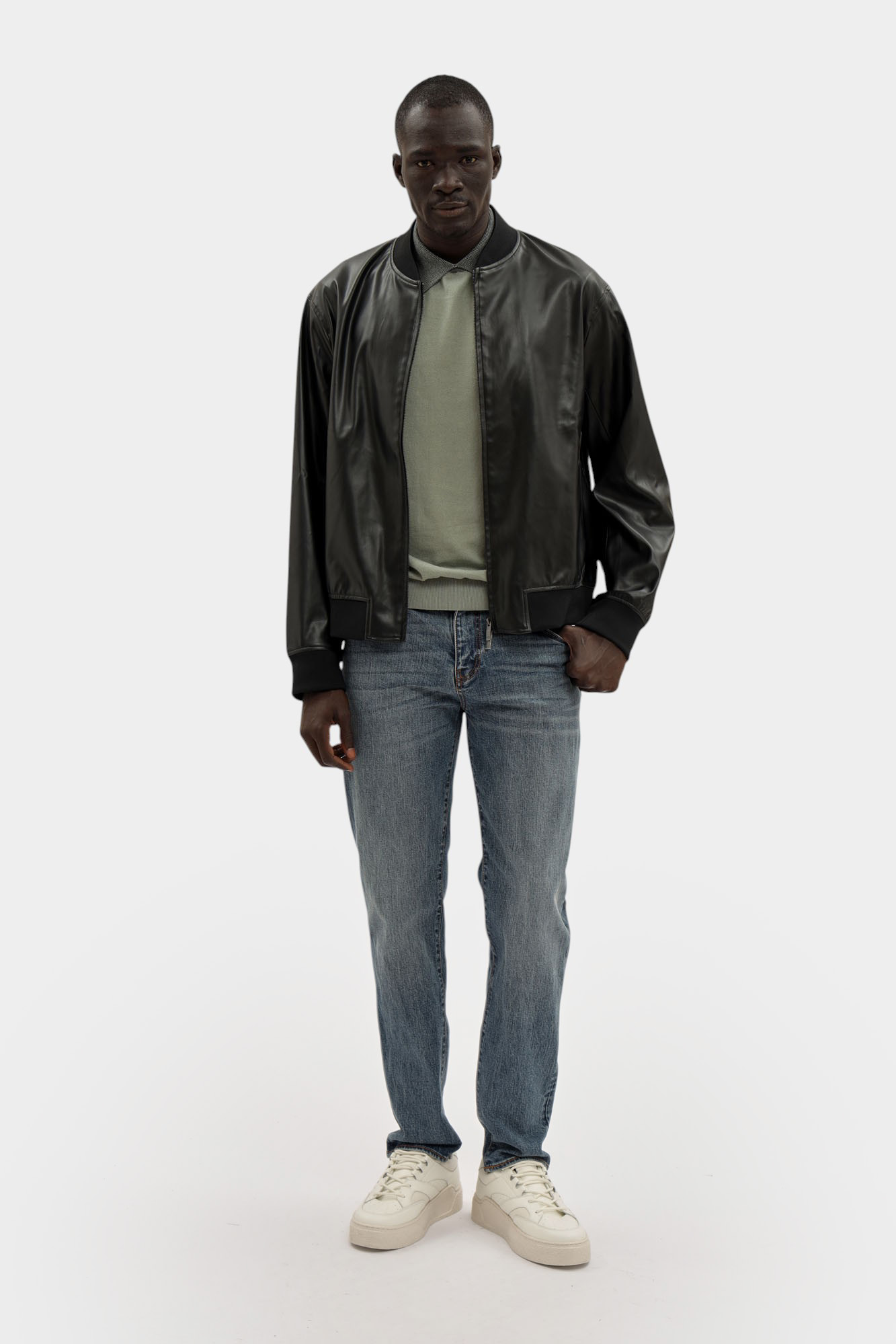 XM000049_AF17047 Джинсы Armani Exchange Голубой