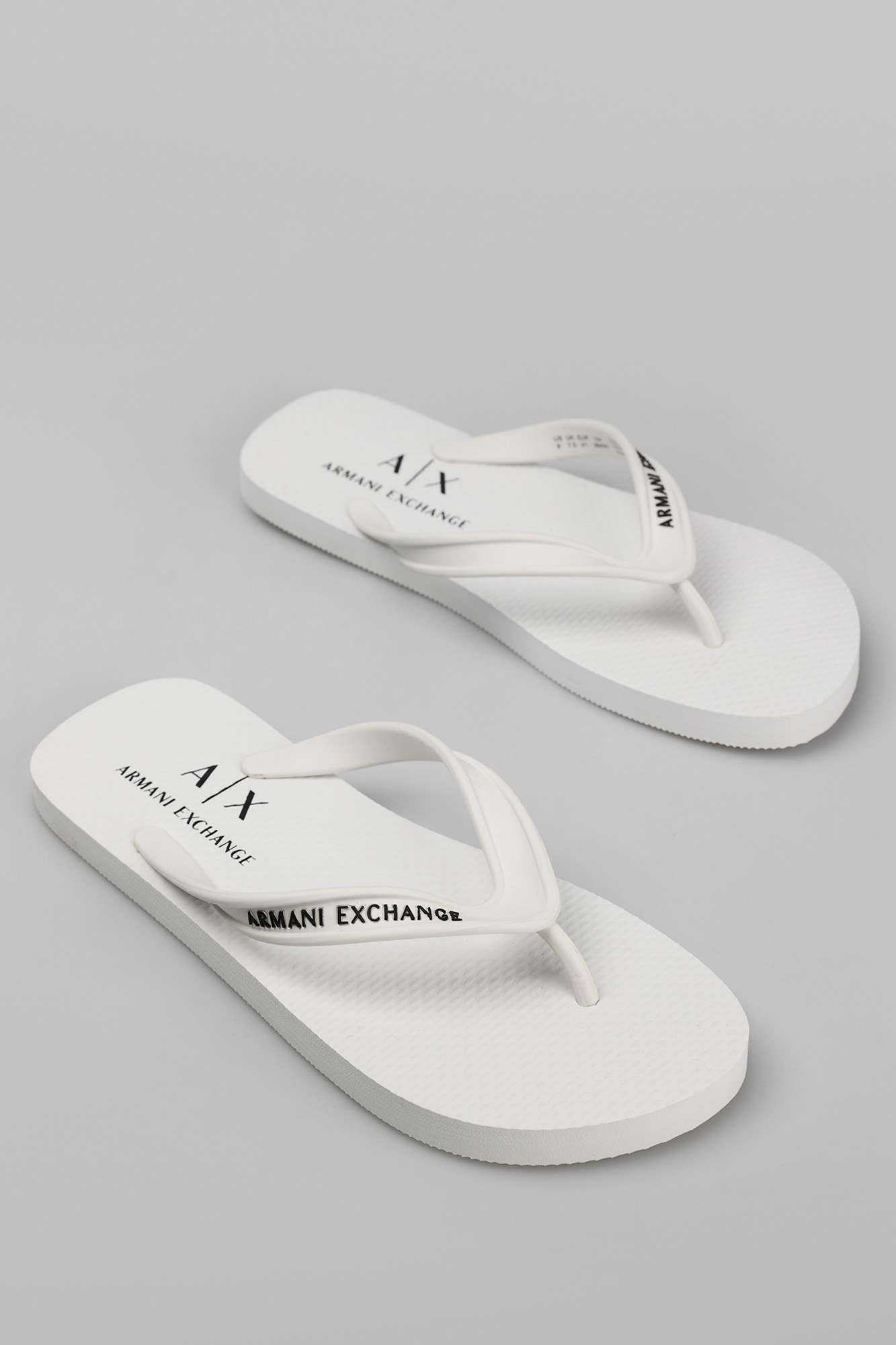 XUQ002_XV676 Шлепанцы Armani Exchange Белый