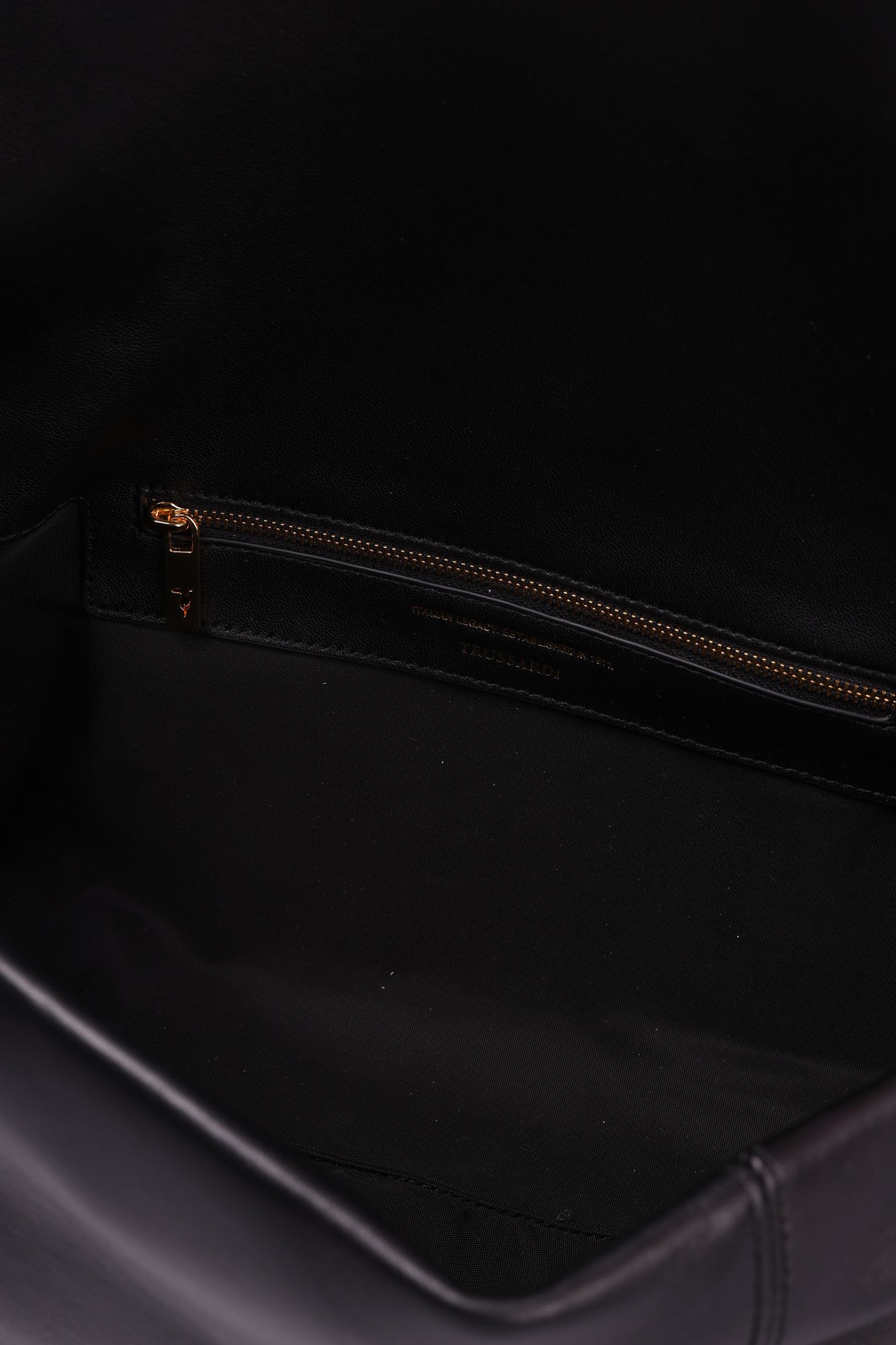 Z611E206207N-WBC17L14-20SA Сумка с клапаном Trussardi Черный