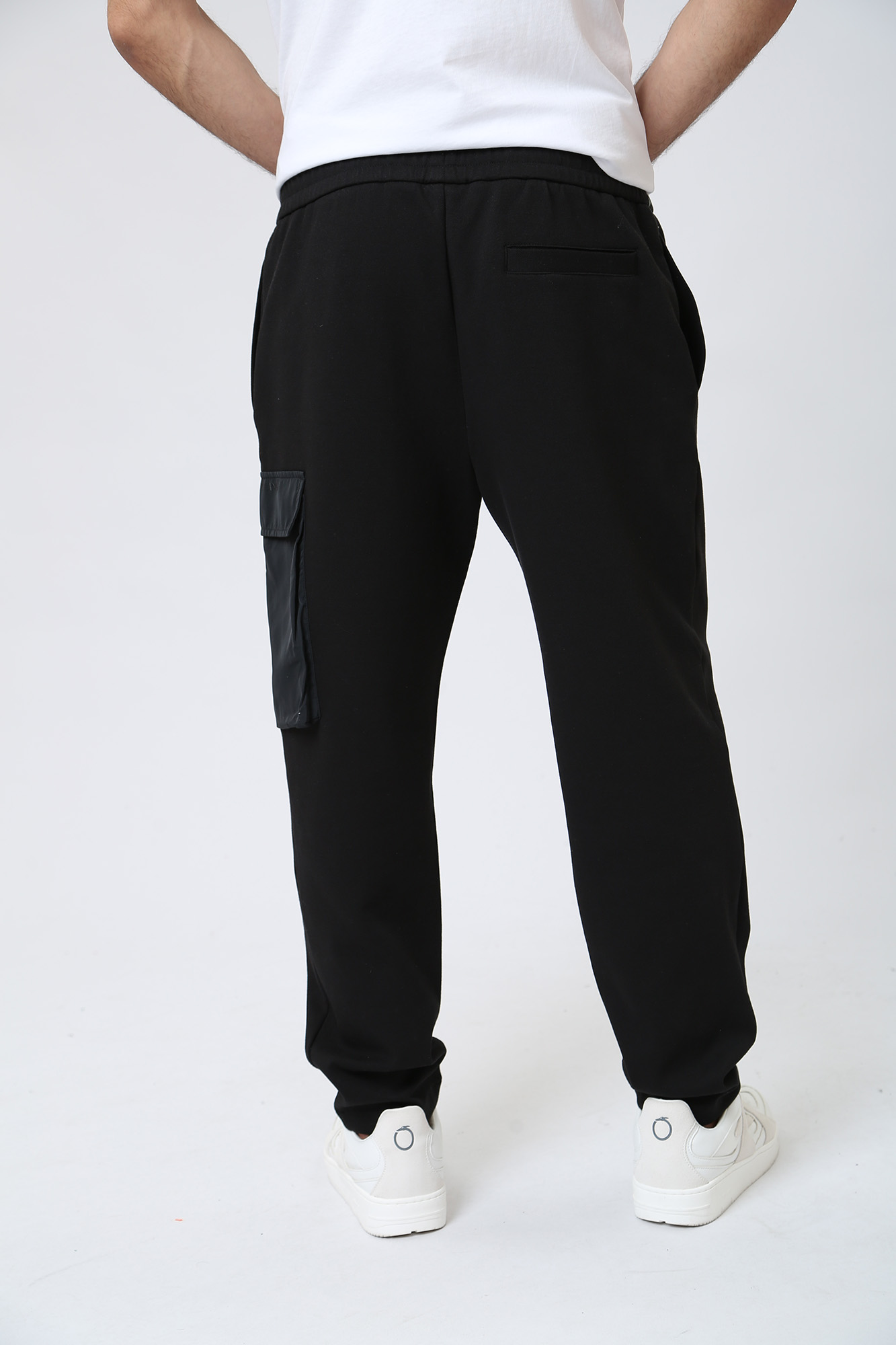 3RZPFE_ZJXGZ Брюки спортивные Armani Exchange Черный