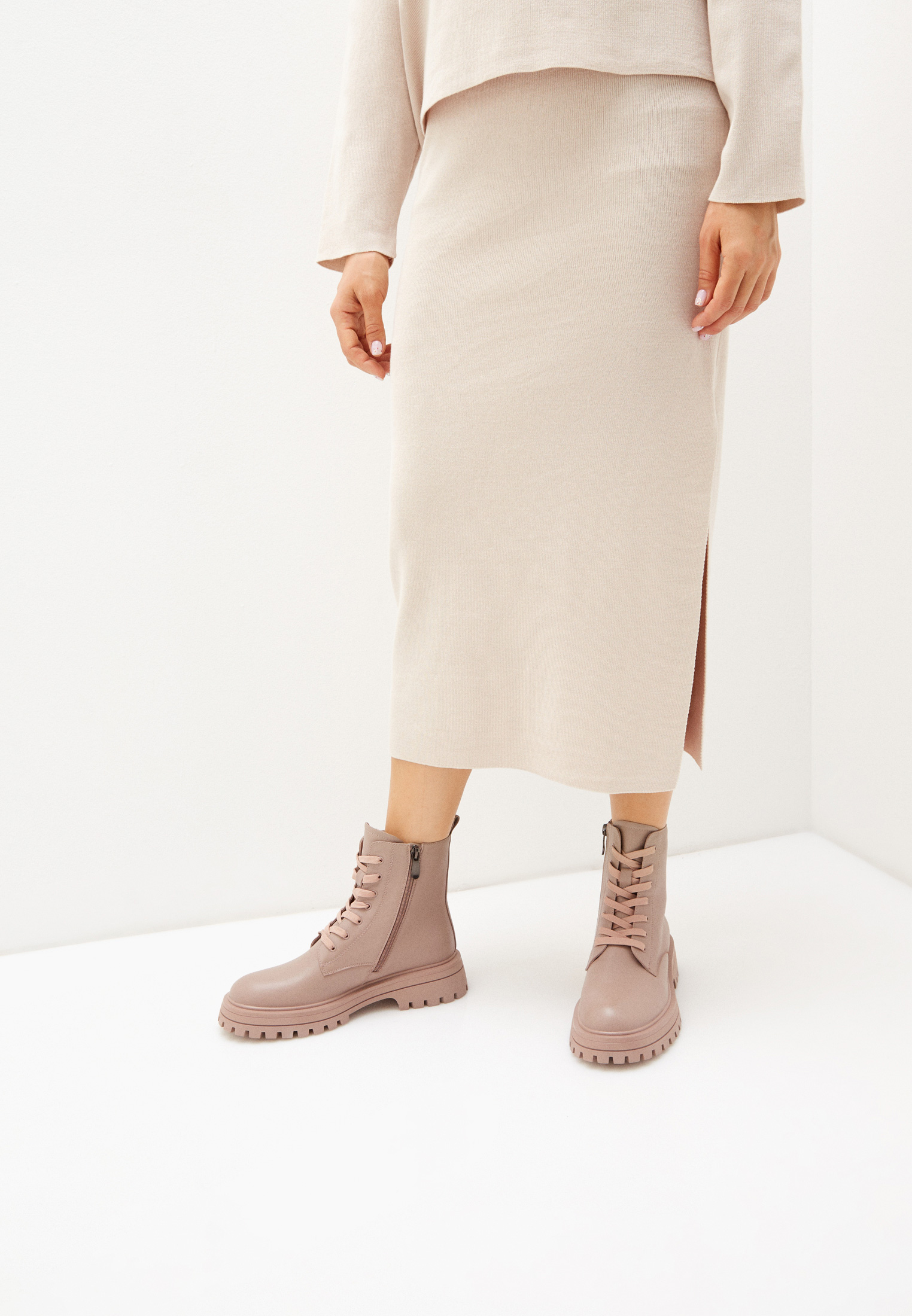 MC12118-WT/8 текстиль Ботинки жен кожа темн.беж. Ботинки Marc Cony Бежевый