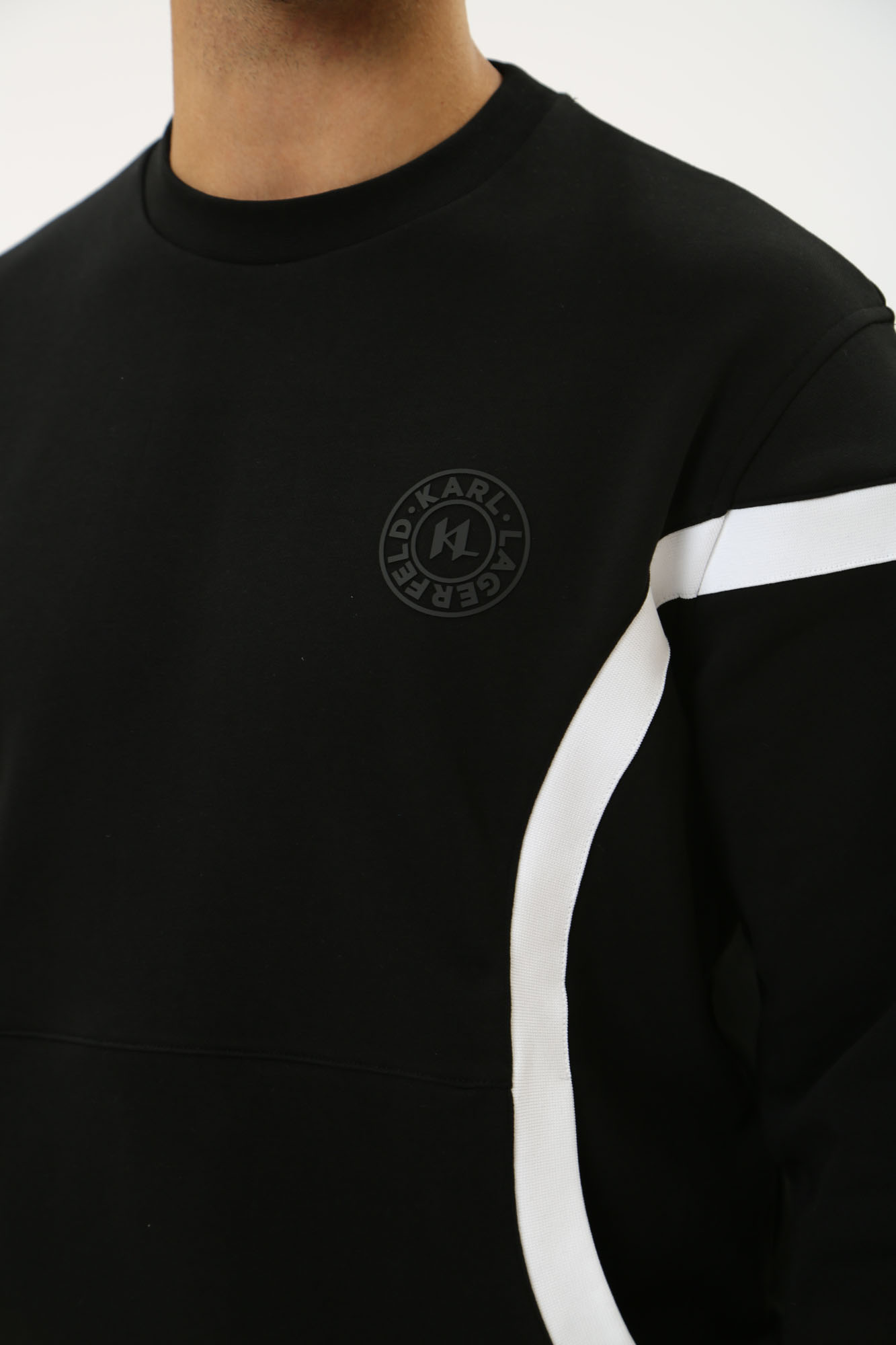 543910_70508 Свитшот Karl Lagerfeld Черный