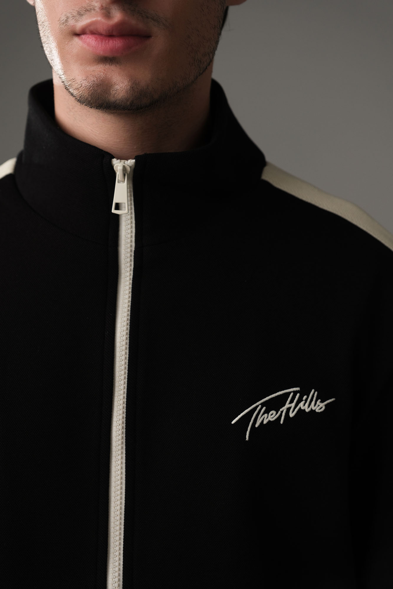 M-251-MA-20-8010 Тректоп The Hills Черный