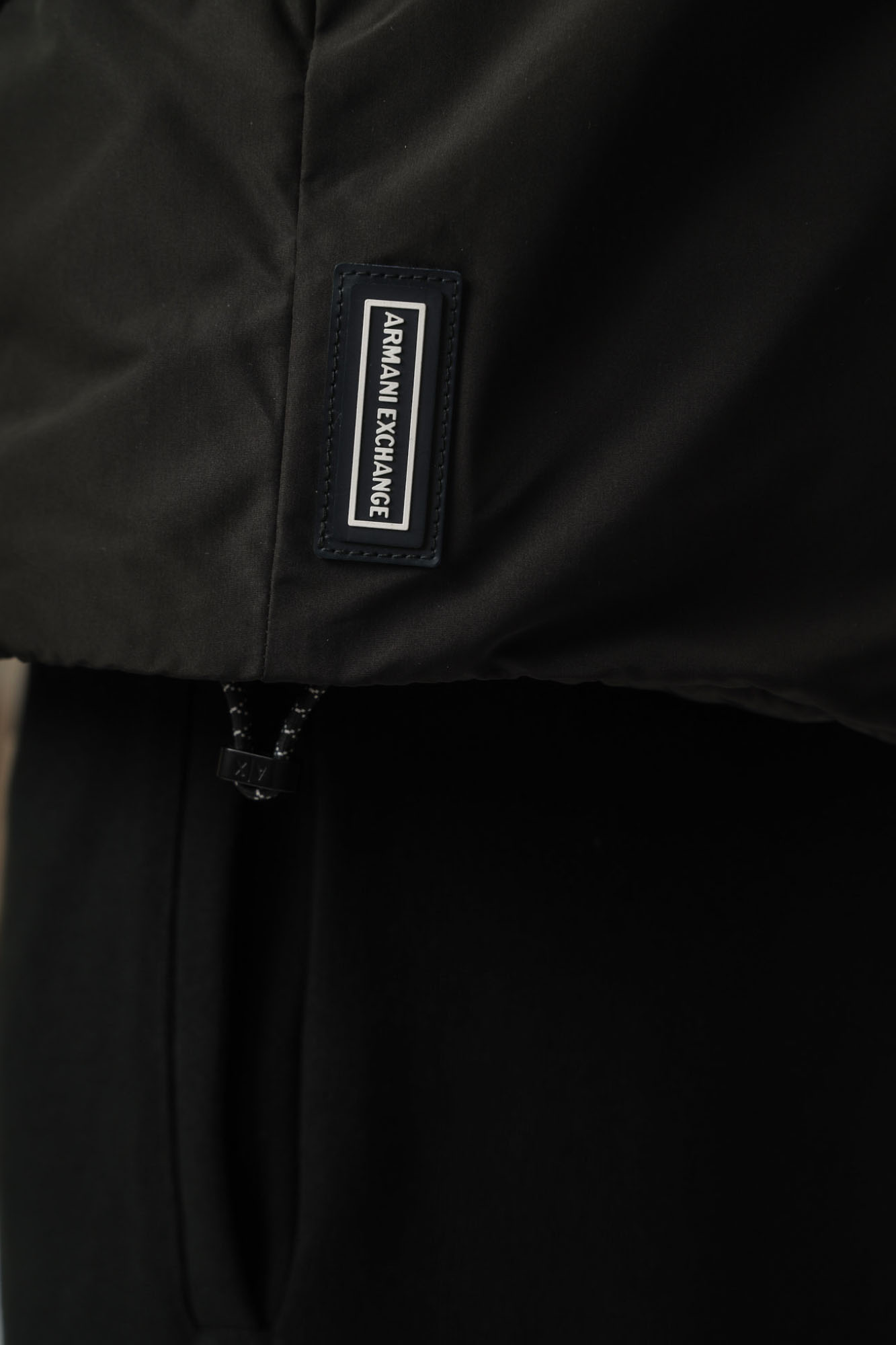 XM000585_AF13140 Жилет пуховый Armani Exchange Хаки