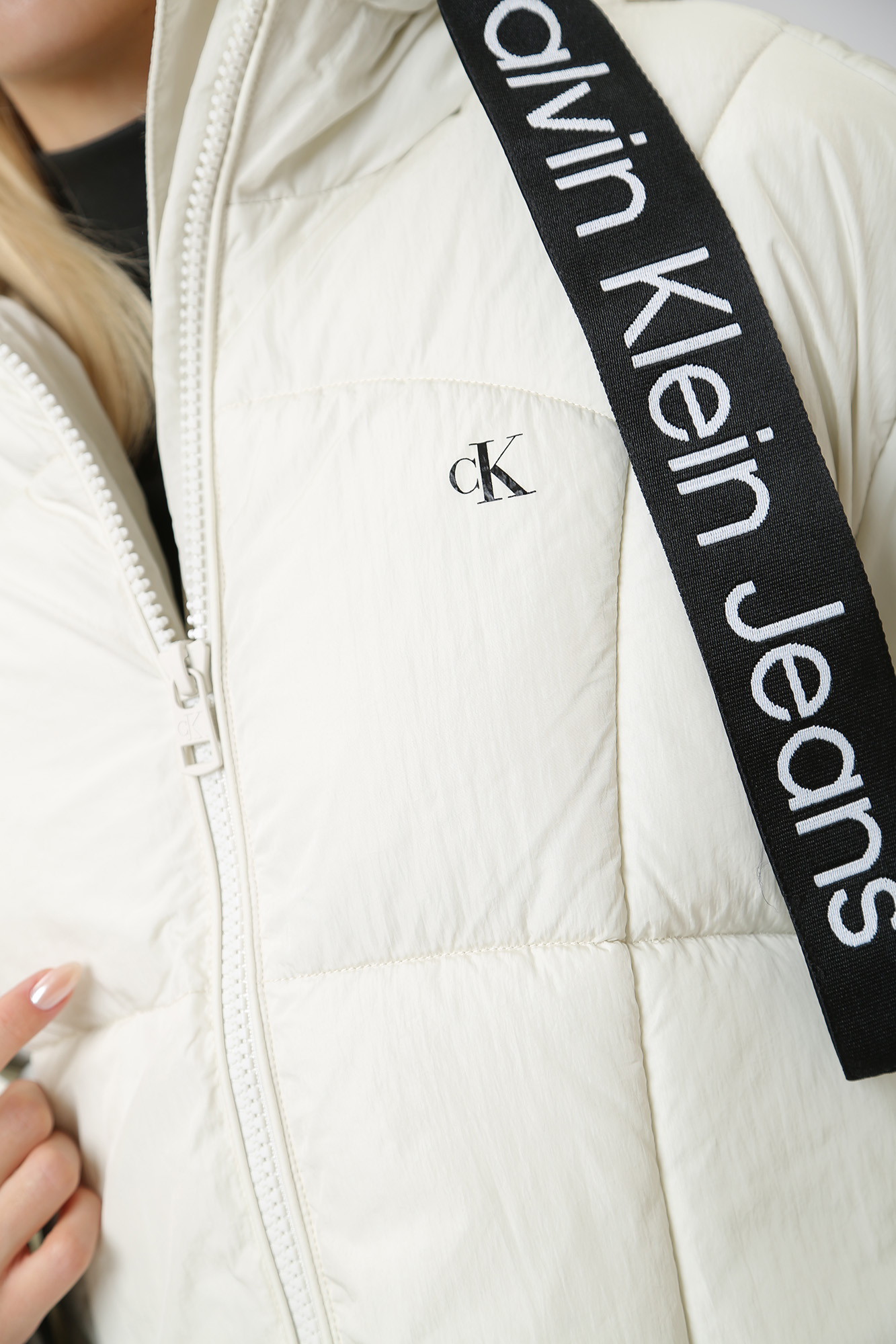 J20J221901 куртка calvin klein jeans 