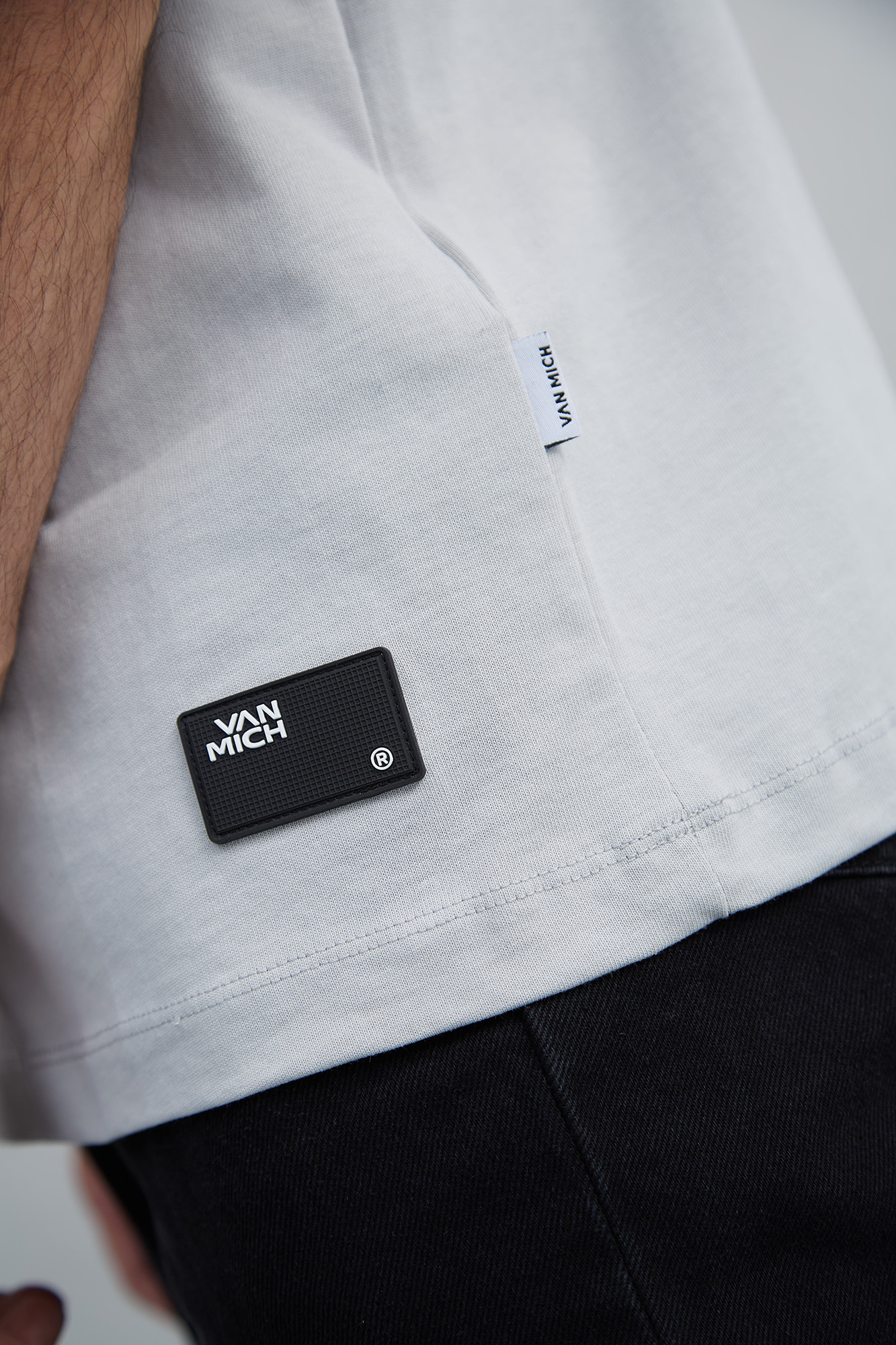 VM-231-22-025 Футболка Van Mich Серый