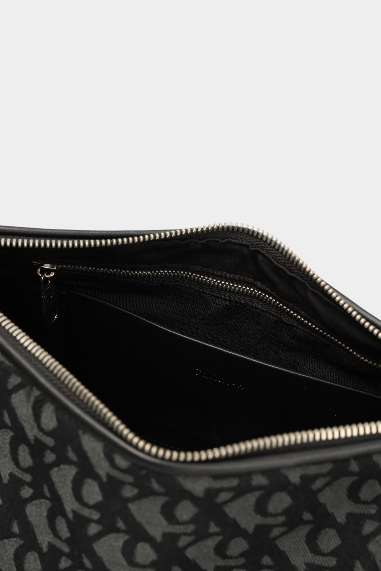 LV04K3114G Сумка Calvin Klein Jeans Черный