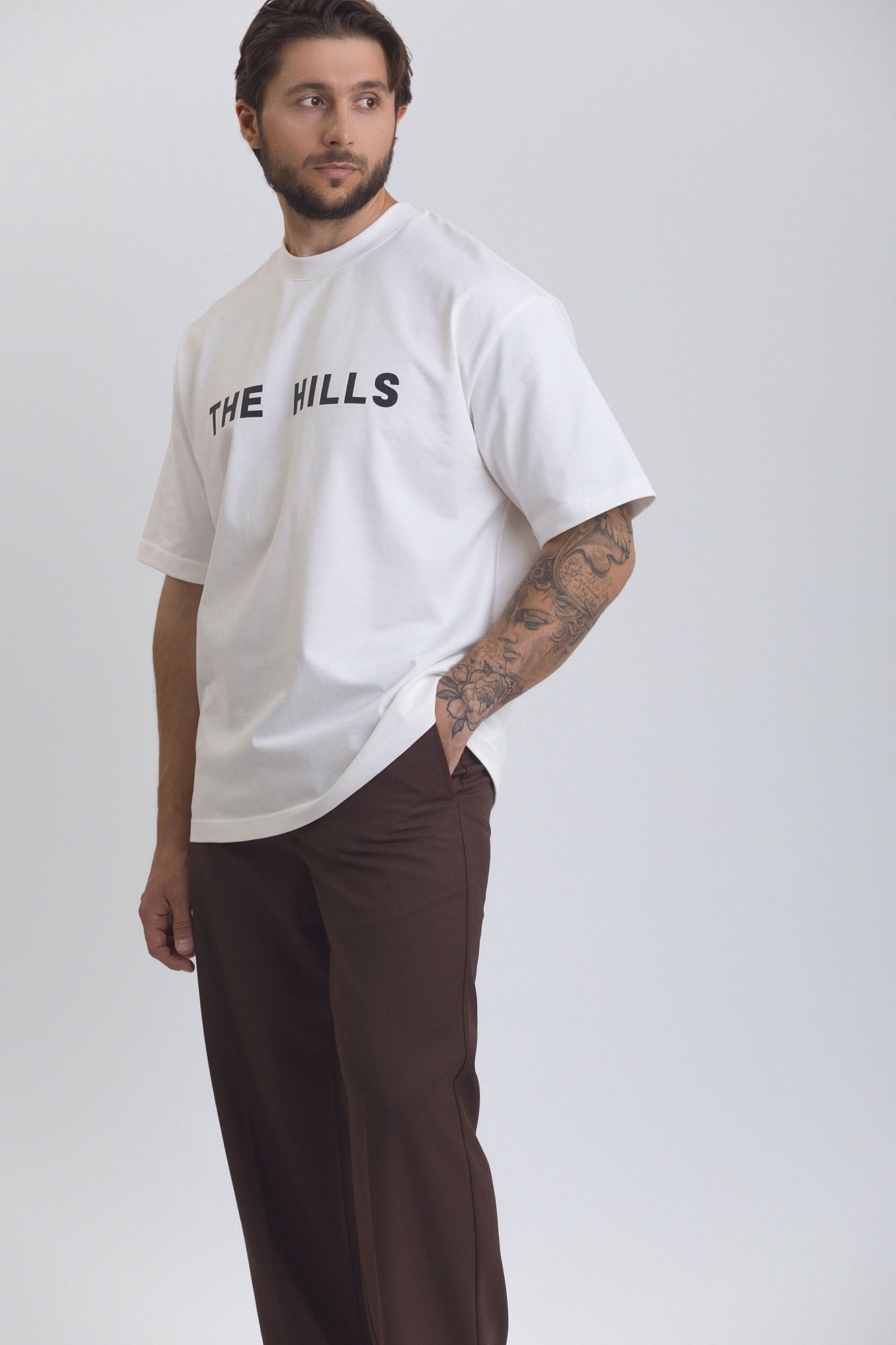 M-252-P-56-2008 Футболка The Hills Молочный