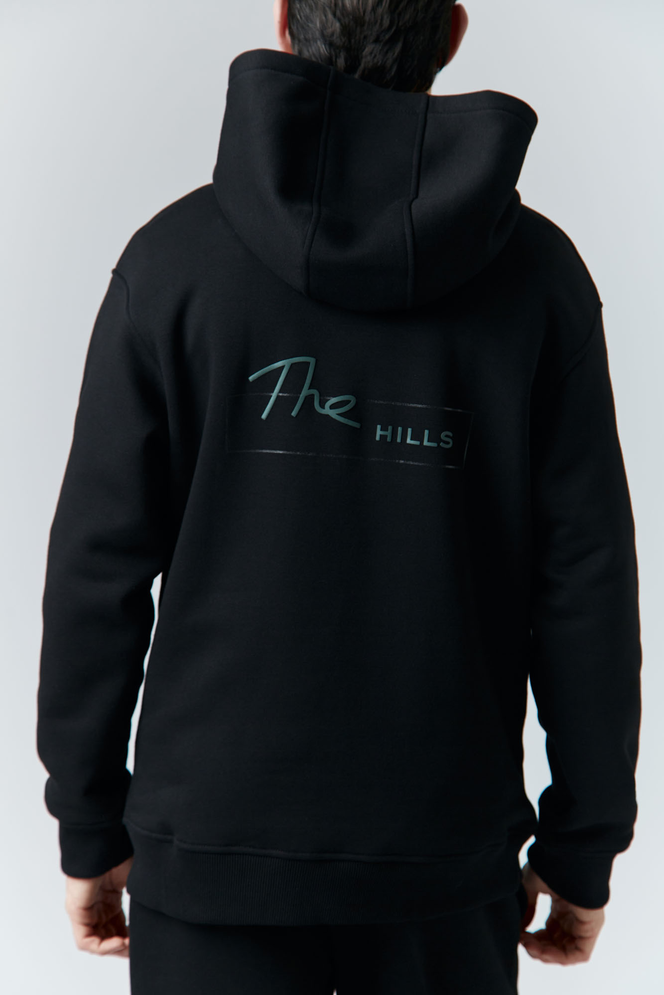 M-242-P-43-0038 Худи The Hills Черный