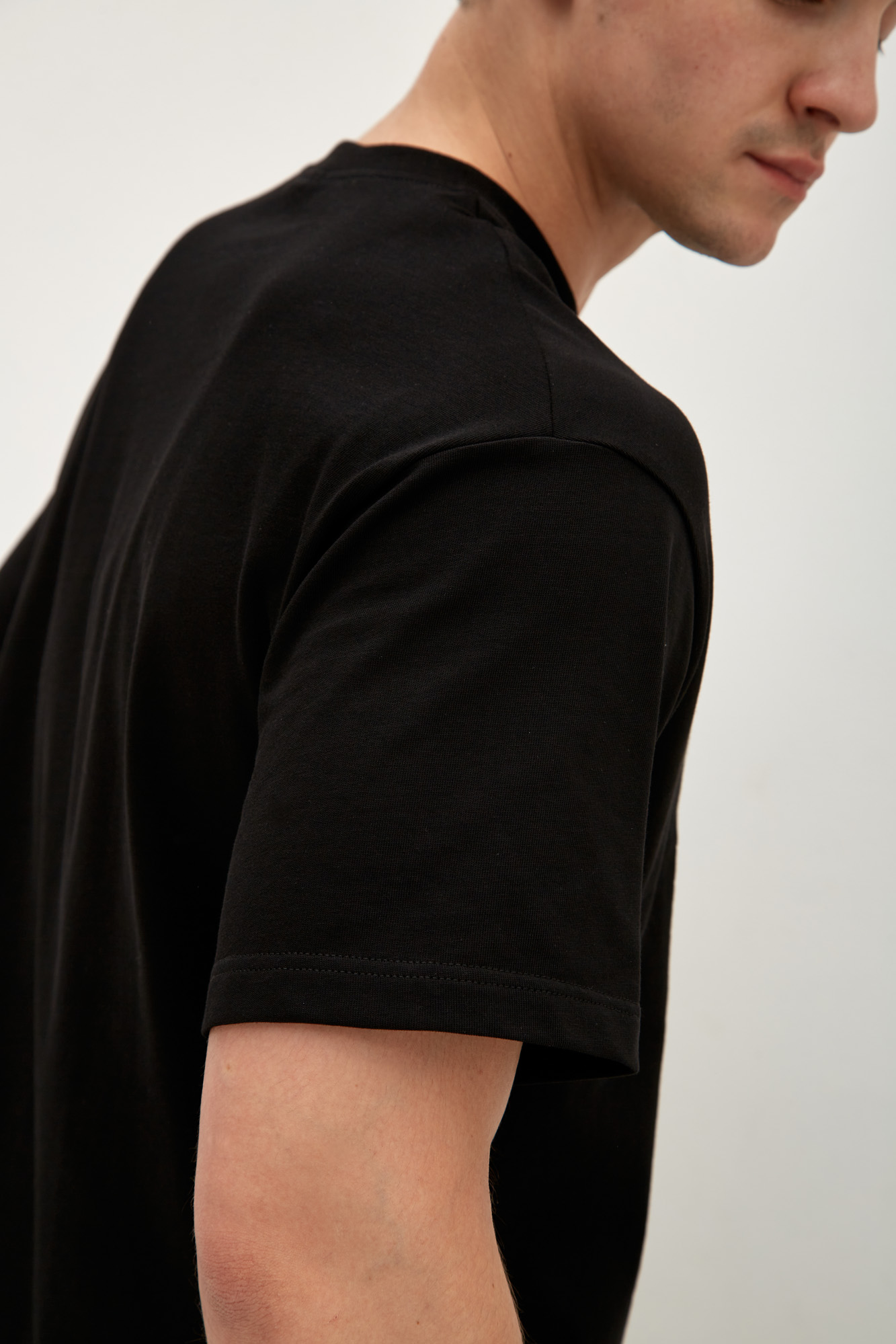 M-241-THT-21-1085 Футболка The Hills Черный