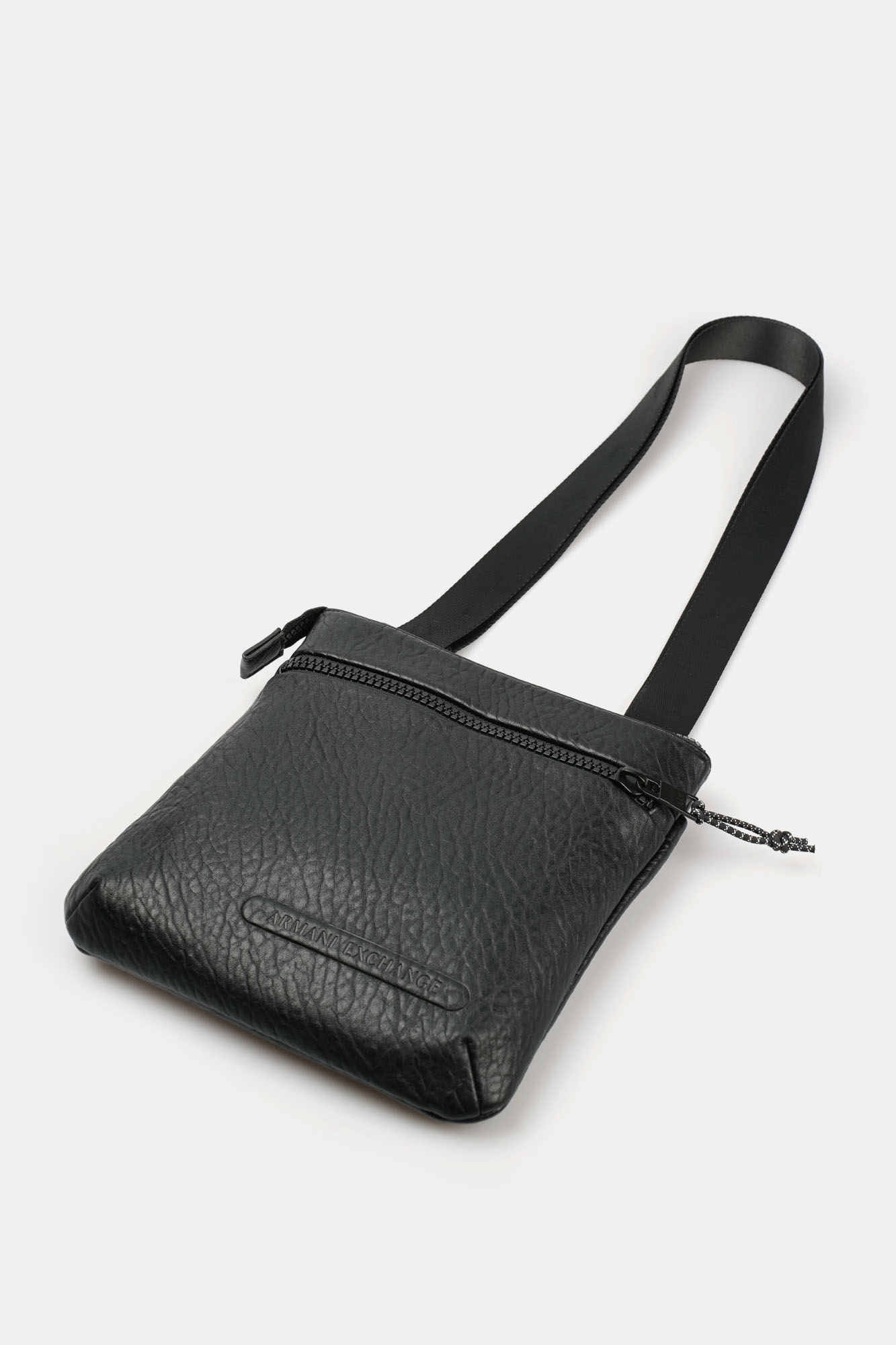 XM000852_AF12967 Сумка Armani Exchange Черный