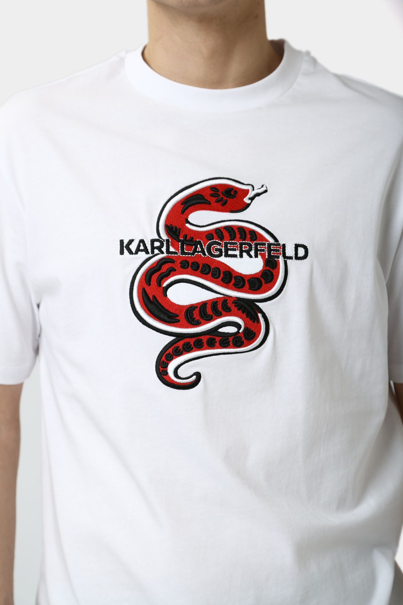 551225_755400 Футболка Karl Lagerfeld Белый