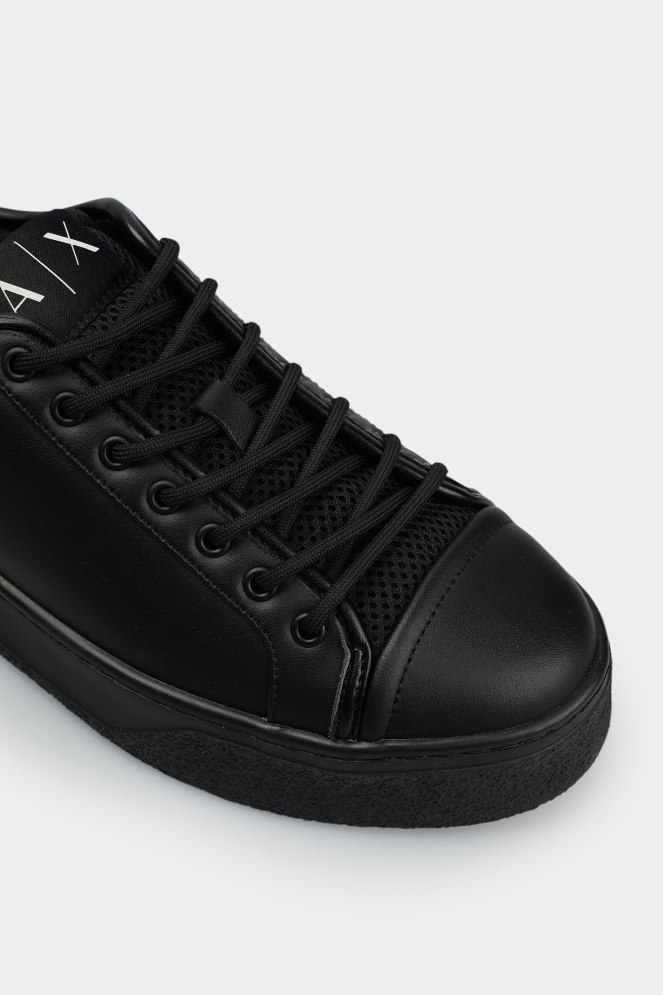 XUX243_XV913 Кеды Armani Exchange Черный