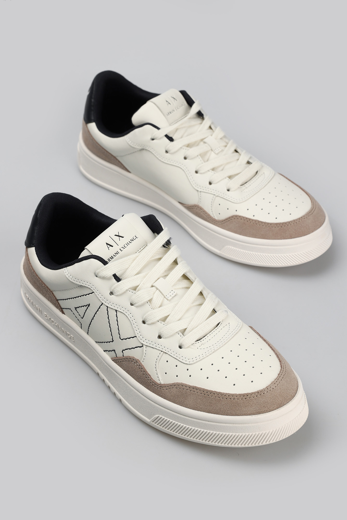 XUX148_XV601 Кеды Armani Exchange Белый