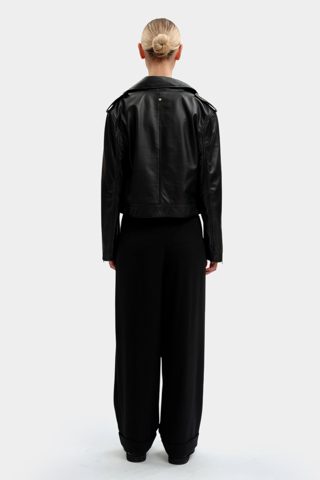 XW001924_AF25817 куртка кожаная armani exchange 