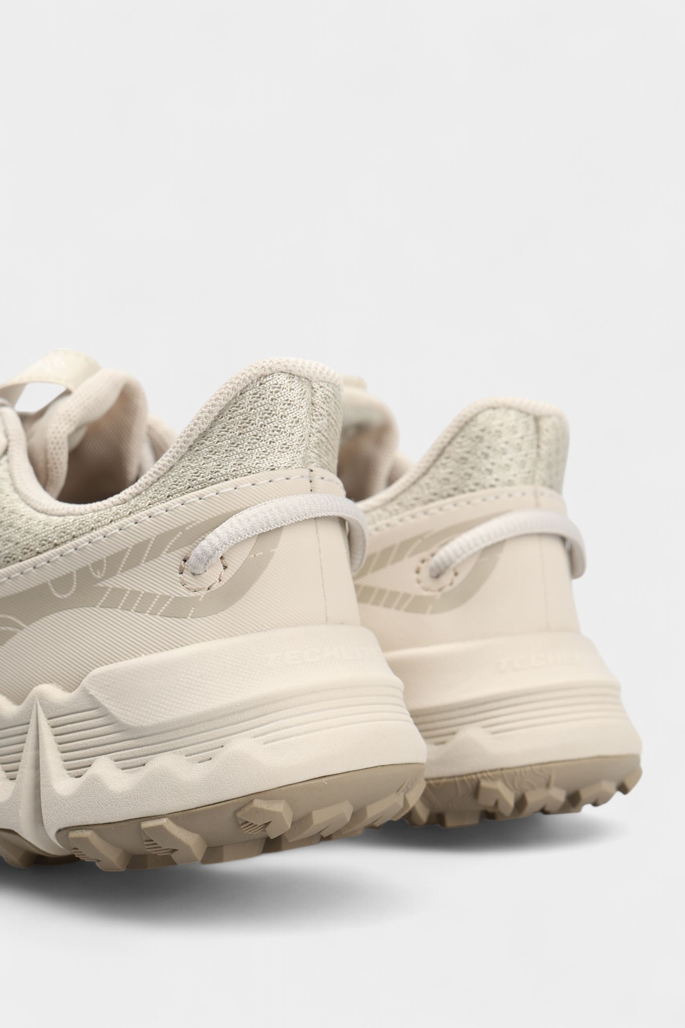 2109411 Кроссовки Columbia Серый