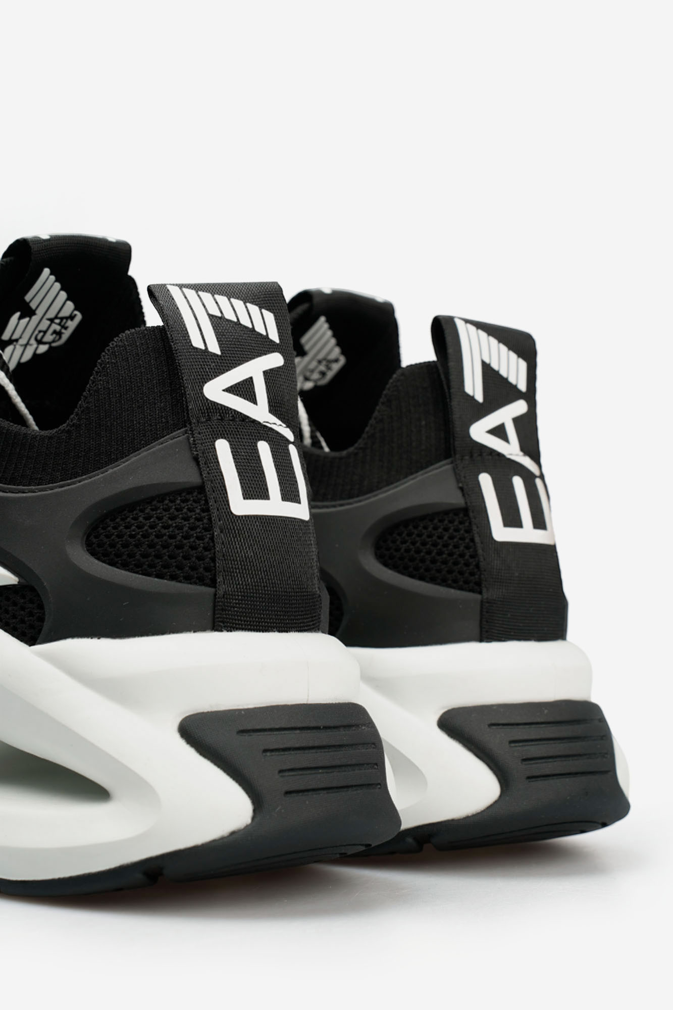 X8X174_XK377 Кроссовки EA7 Черный