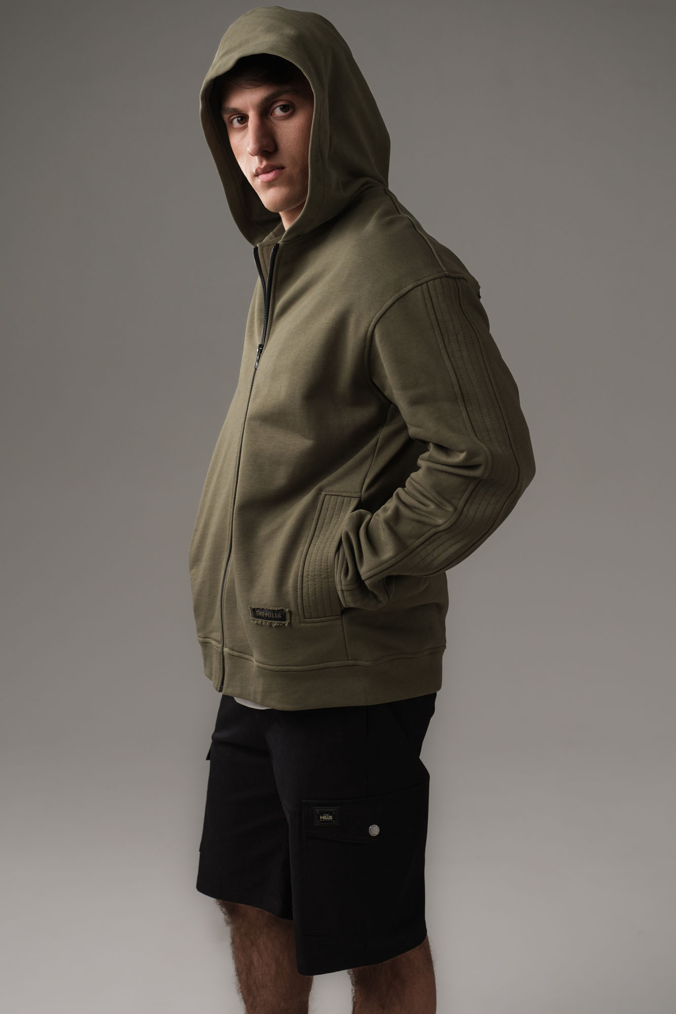 M-251-P-20-0010 Тректоп The Hills Хаки