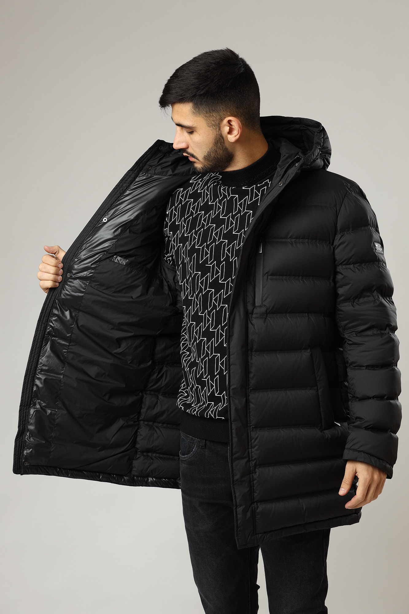 524593_505028 Куртка утеплённая Karl Lagerfeld Черный