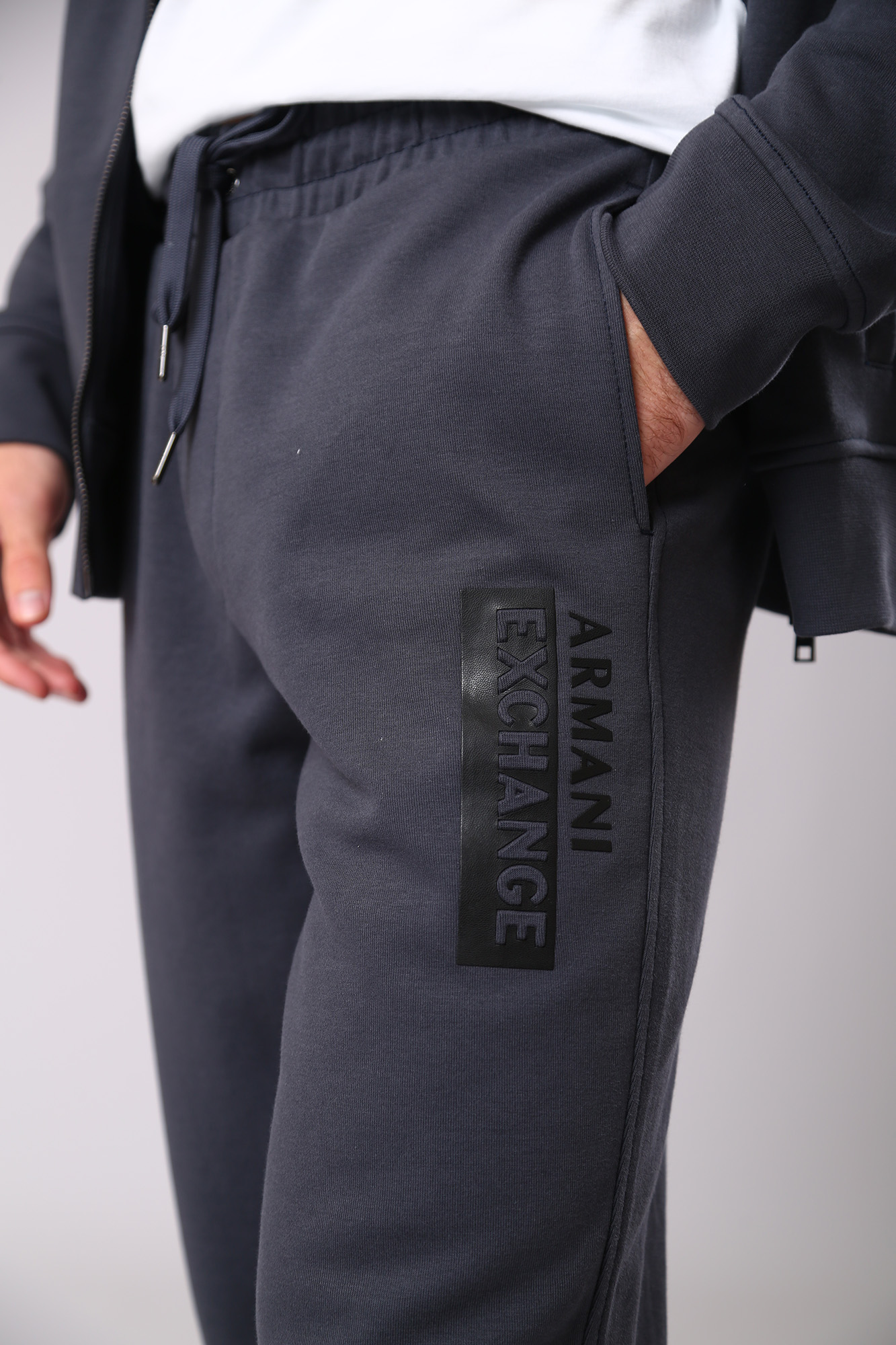 6LZPBE_ZJCAZ Брюки спортивные Armani Exchange Серый