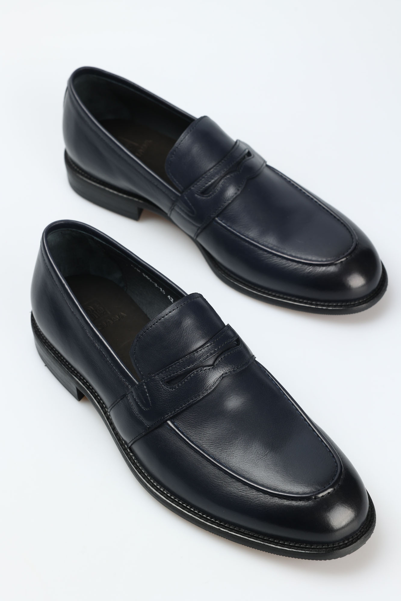 GAM-680-3-1 Лоферы Graciana Черный