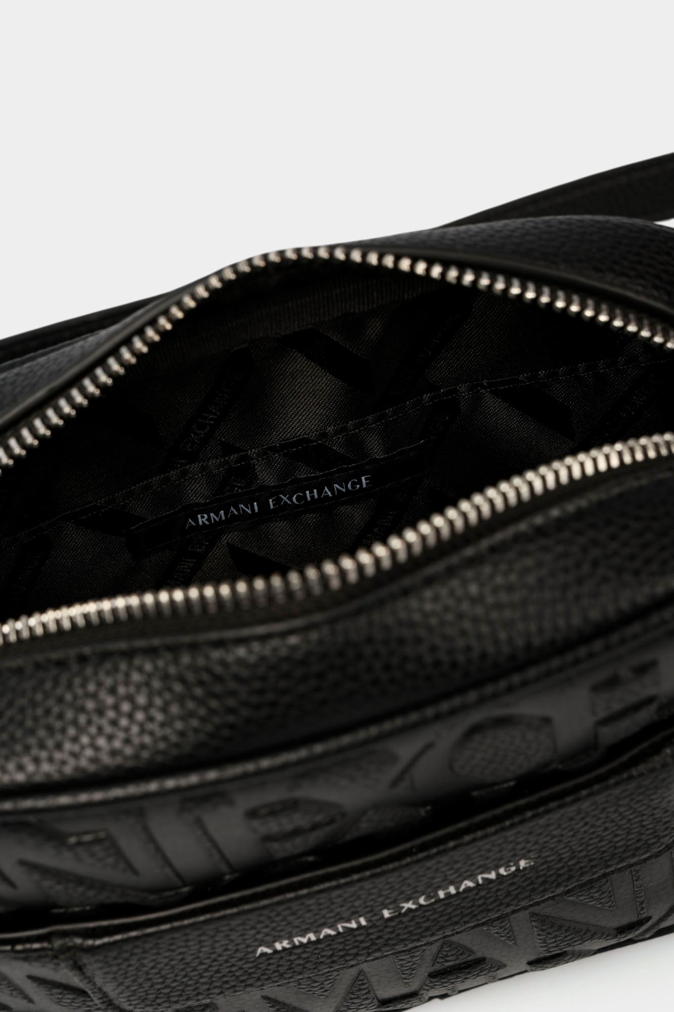 XW001578_AF15774 Сумка Armani Exchange Черный