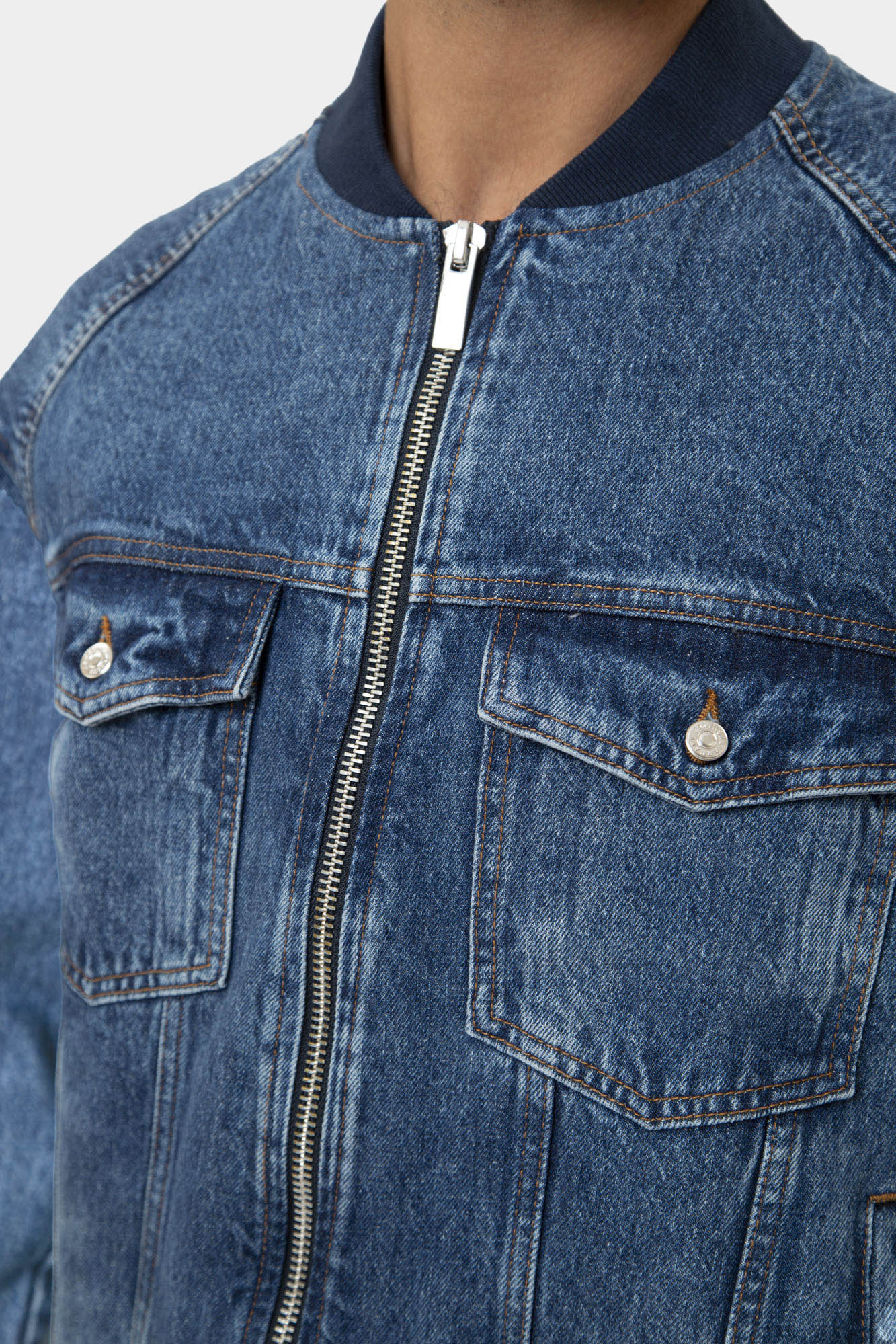 3DZBG1_Z1Y4Z_1500 Куртка джинсовая Armani Exchange Синий