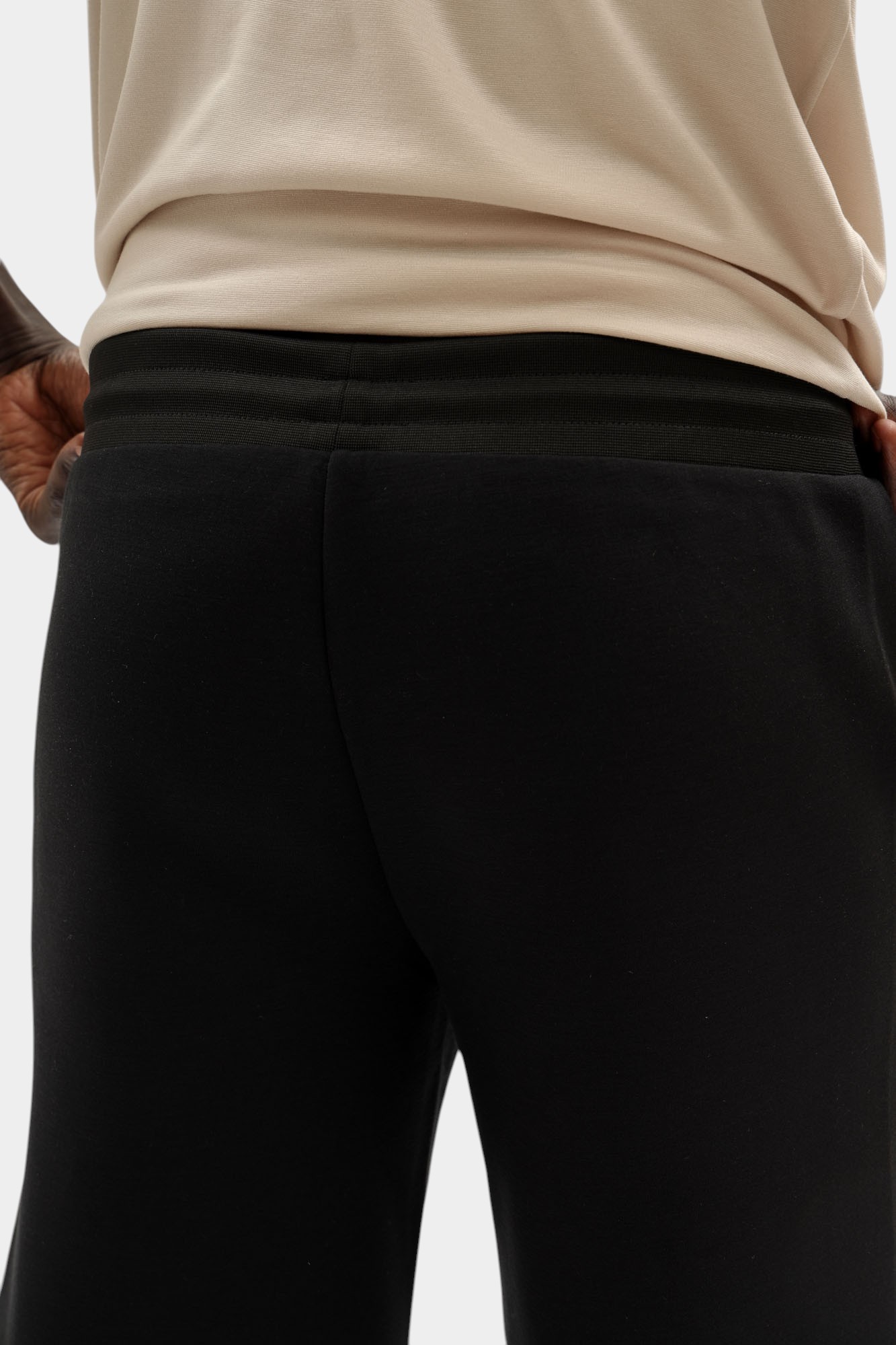 7M000673_AF14146 Брюки спортивные EA7 Черный