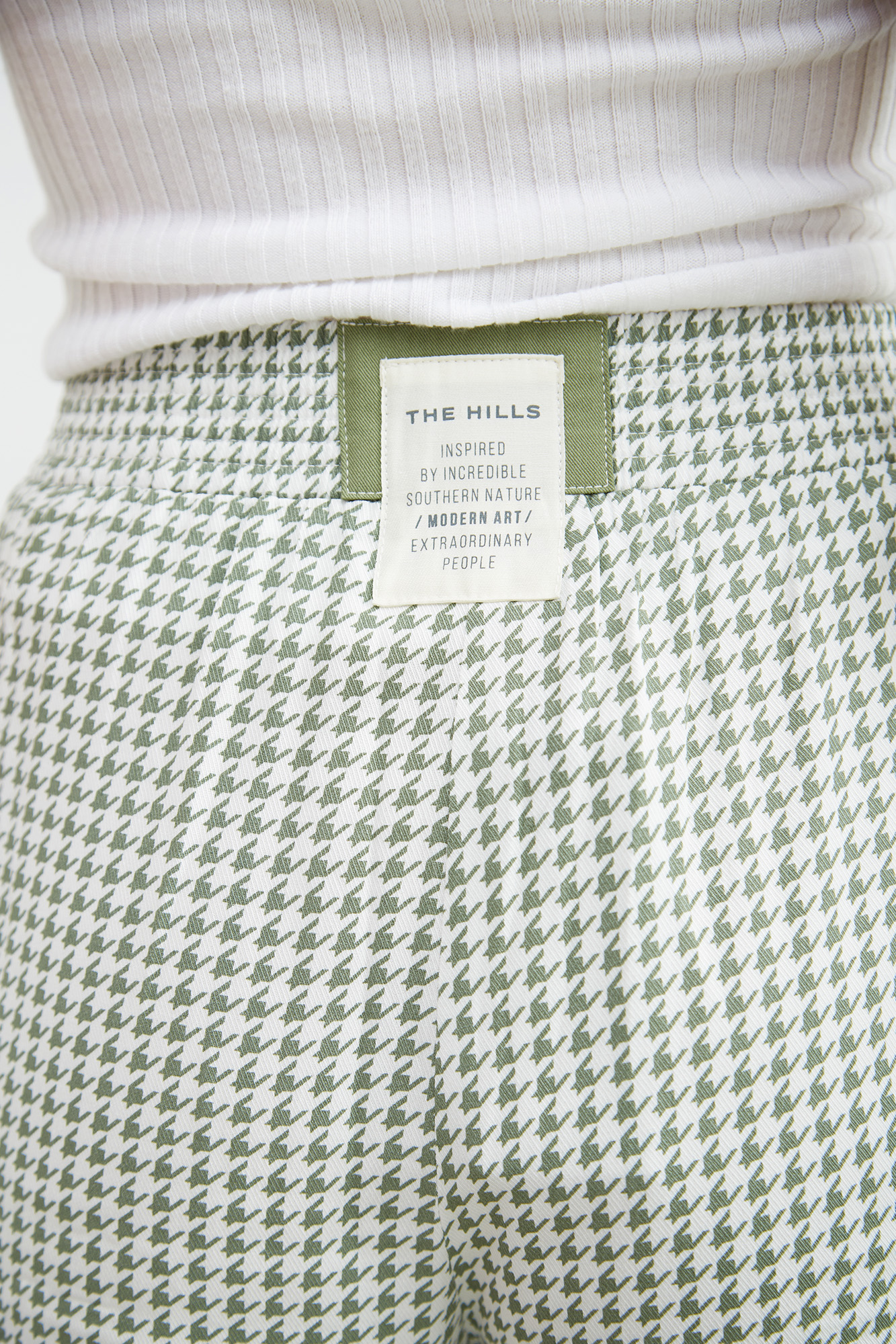 W-231-TH-56-0079 шорты the hills 