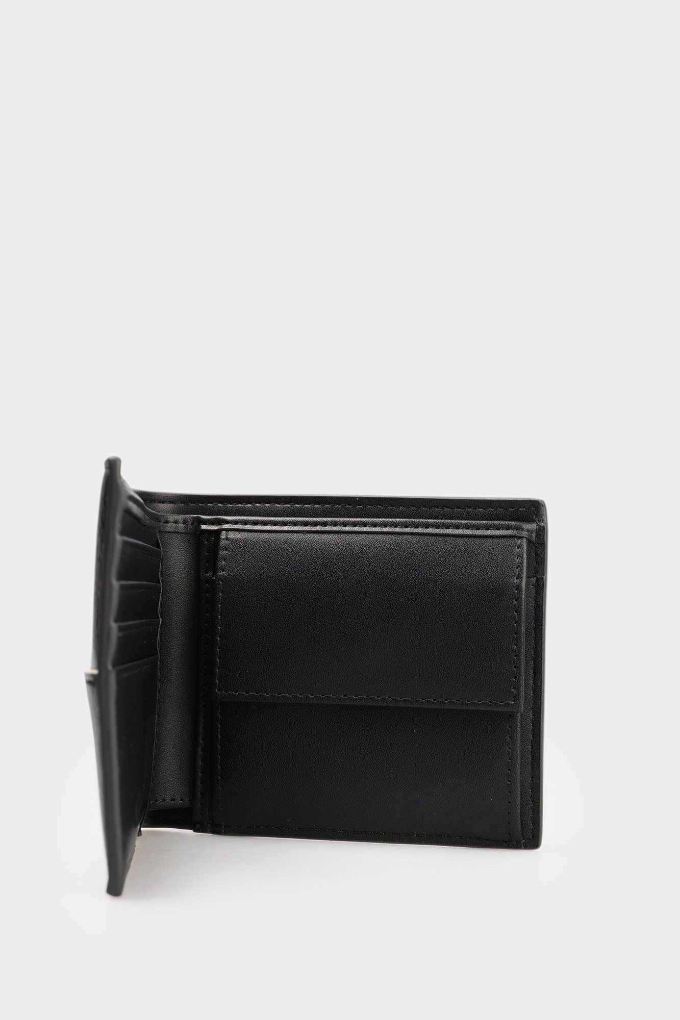 XM000167_AF17205 Кошелёк Armani Exchange Черный