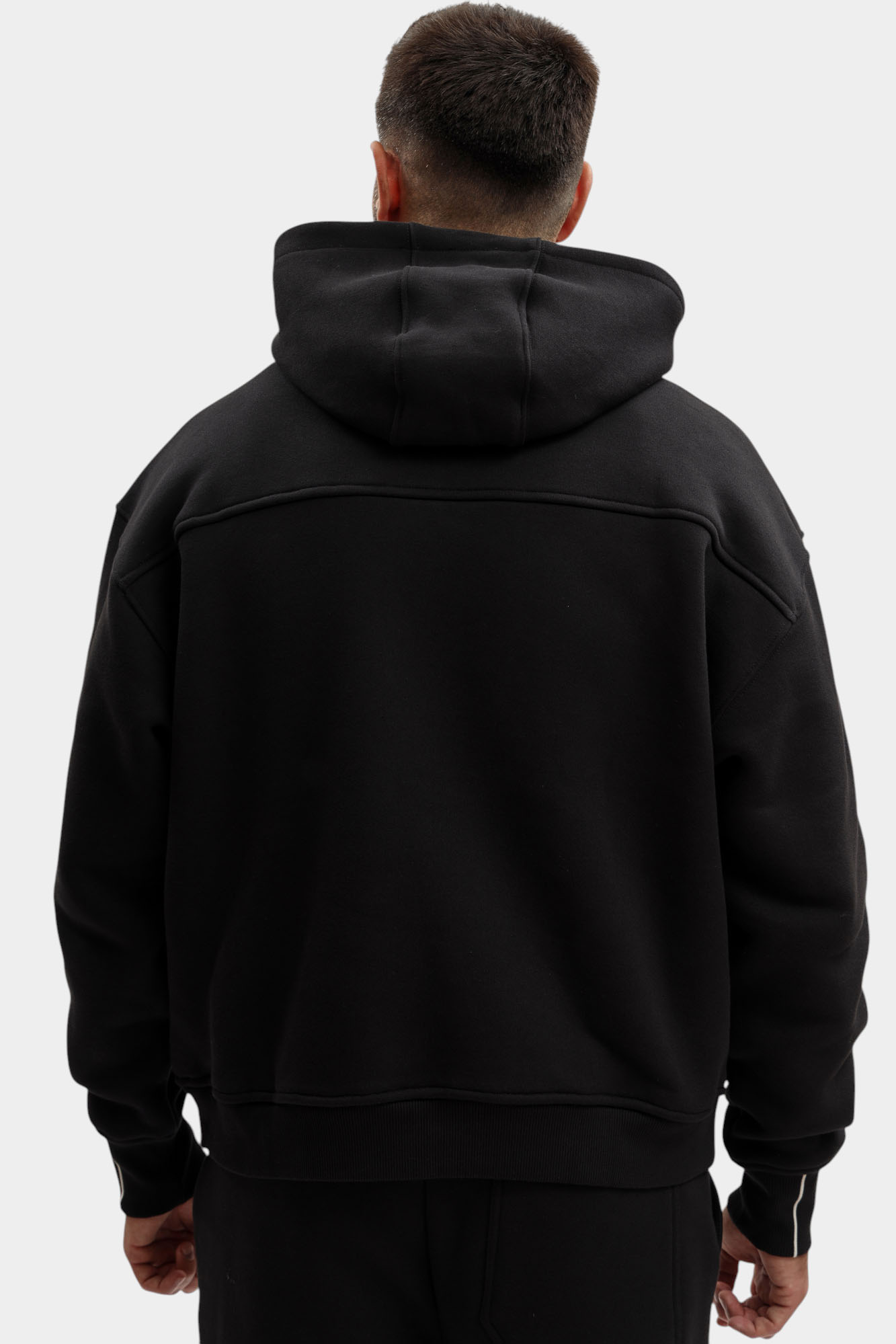 G8038000022N-MF505F02-8R0F Джемпер Trussardi Черный