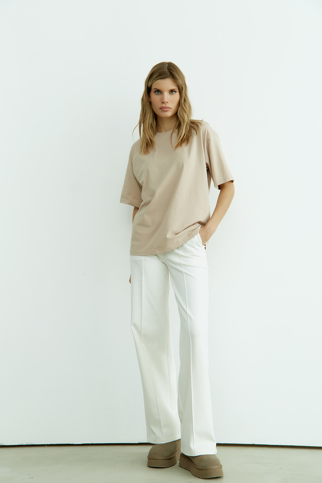 W-232-P-22-0146 футболка the hills 