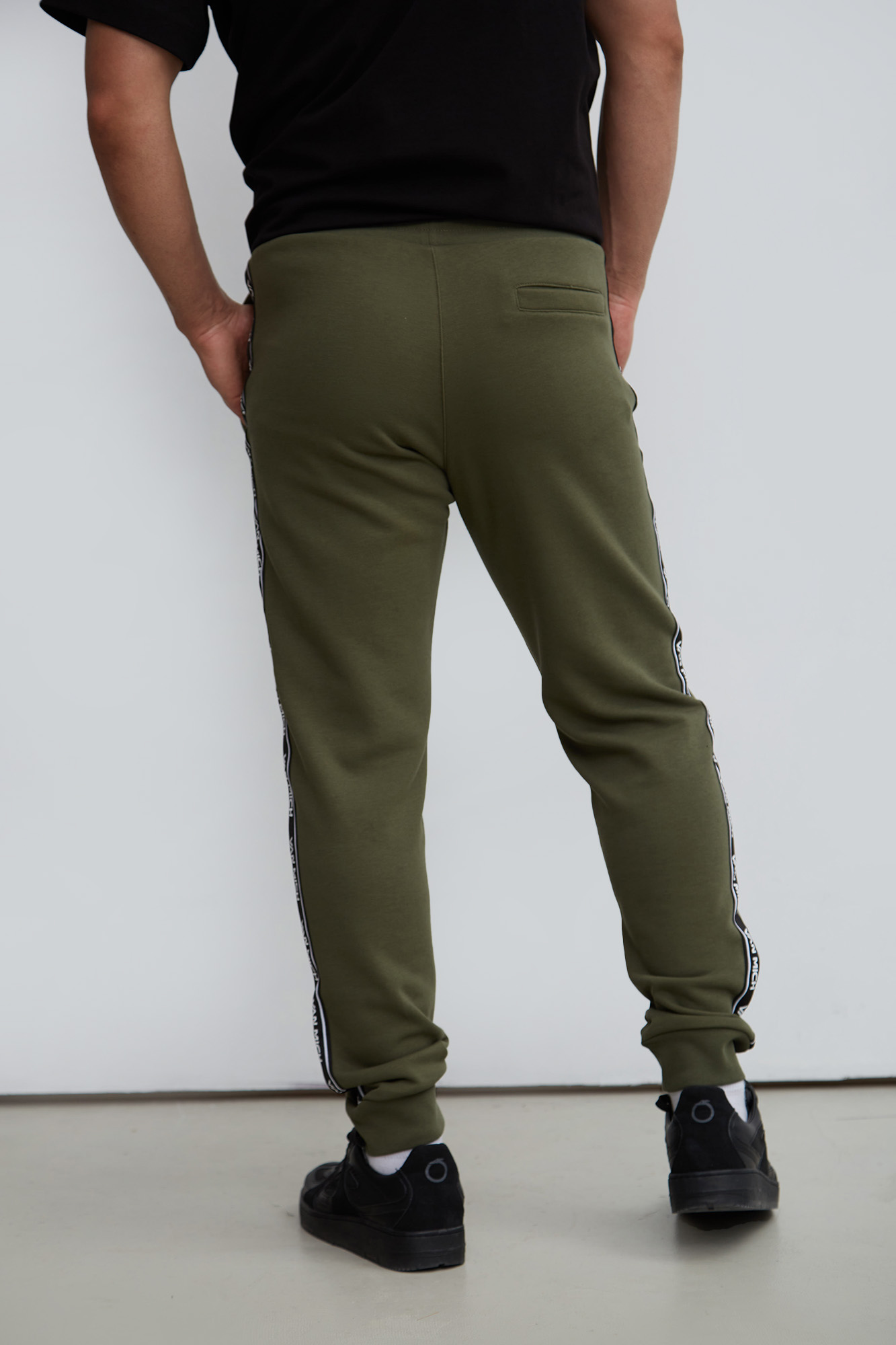 VM-231-20-019 Брюки спортивные Van Mich Хаки