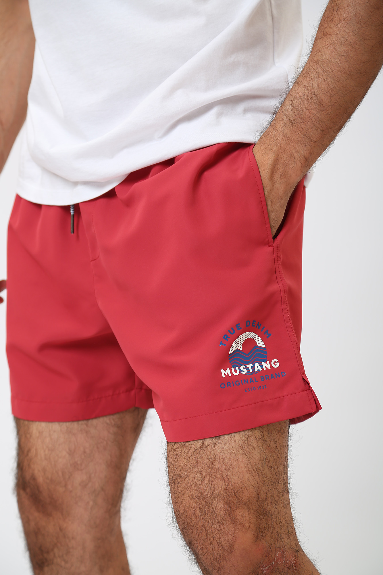 1013943 Шорты плавательные Mustang Красный