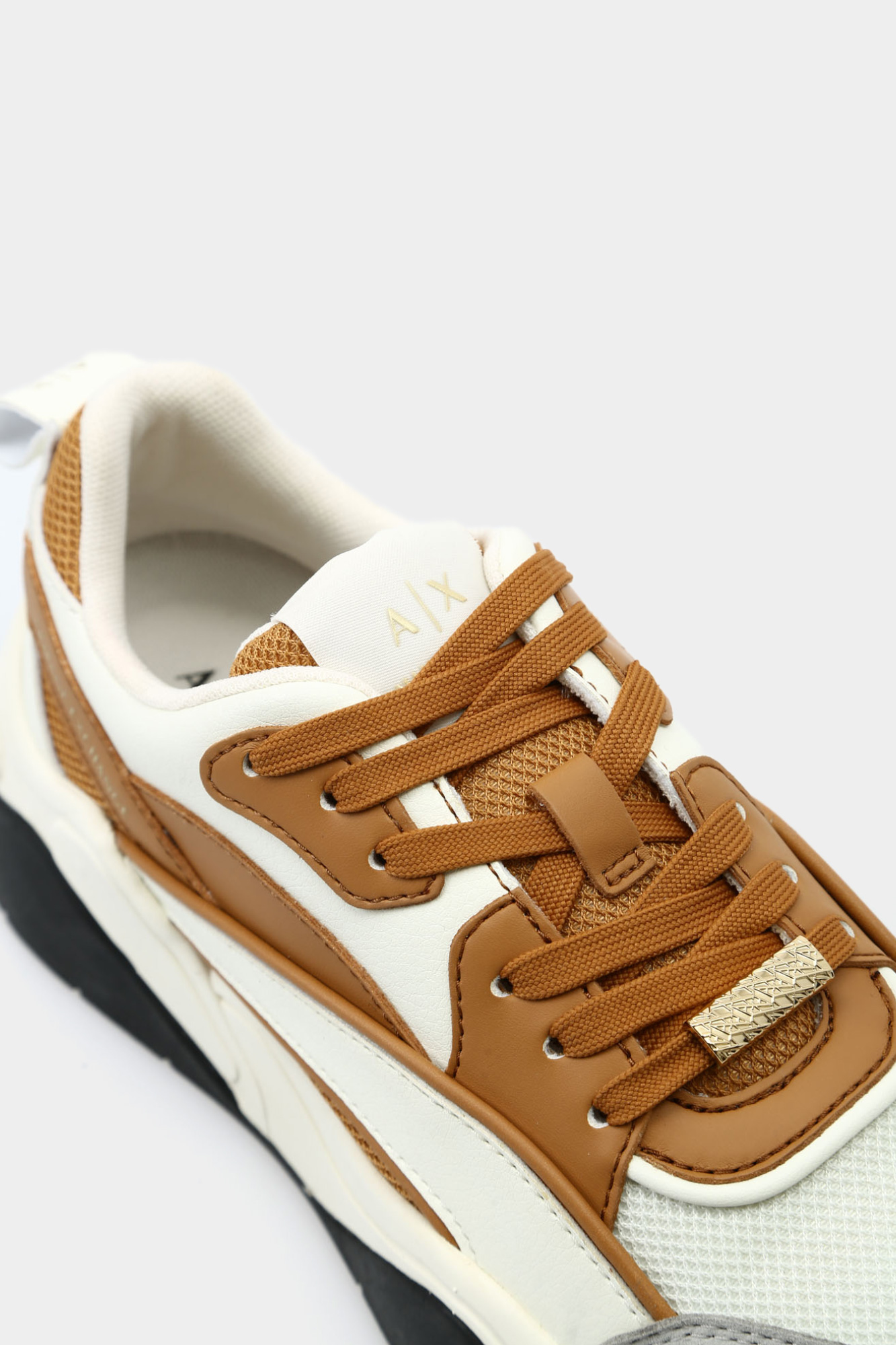 XDX170_XV896_U284 Кроссовки Armani Exchange Белый