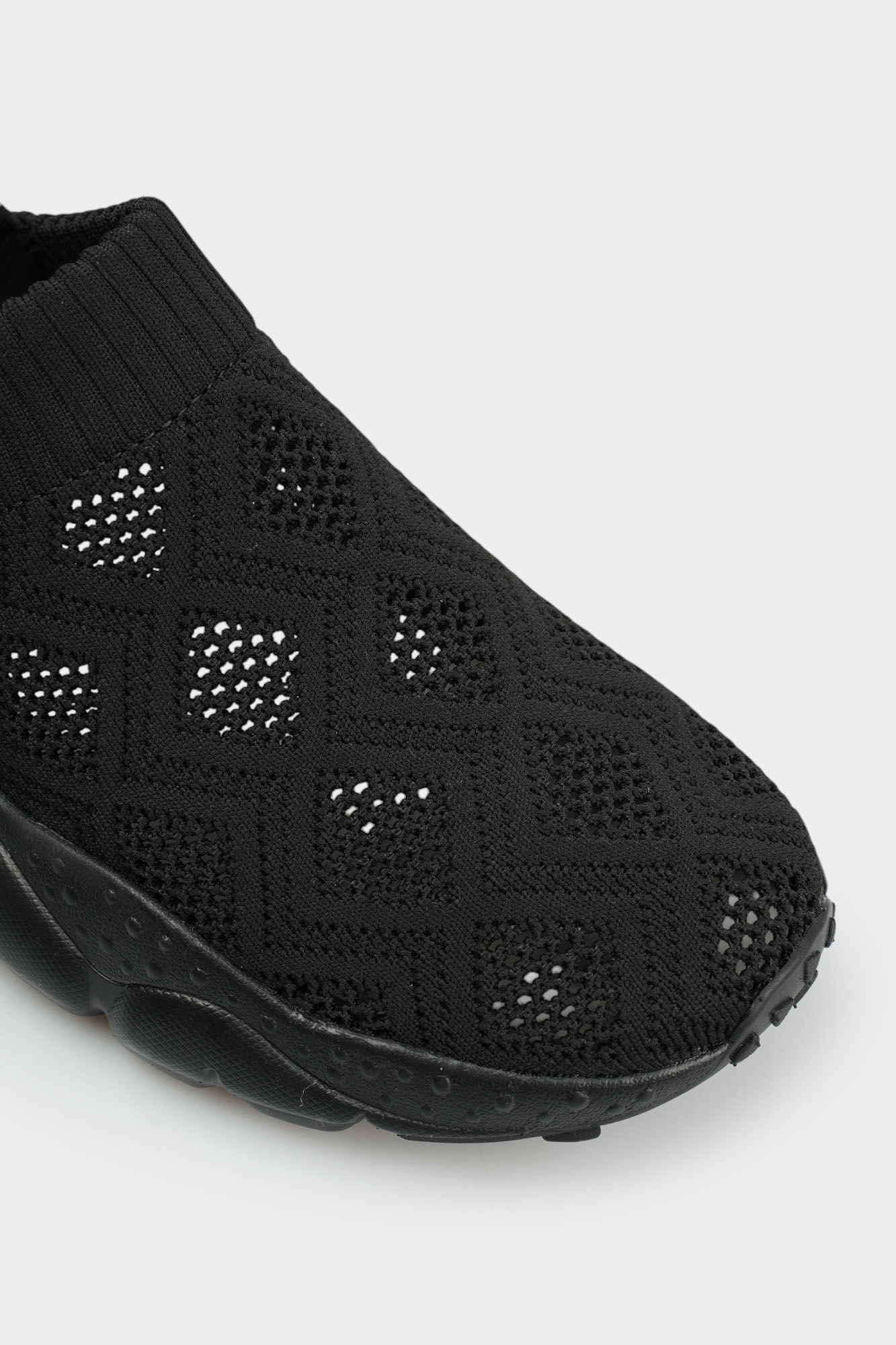 QS636-B204 Кроссовки Graciana Черный