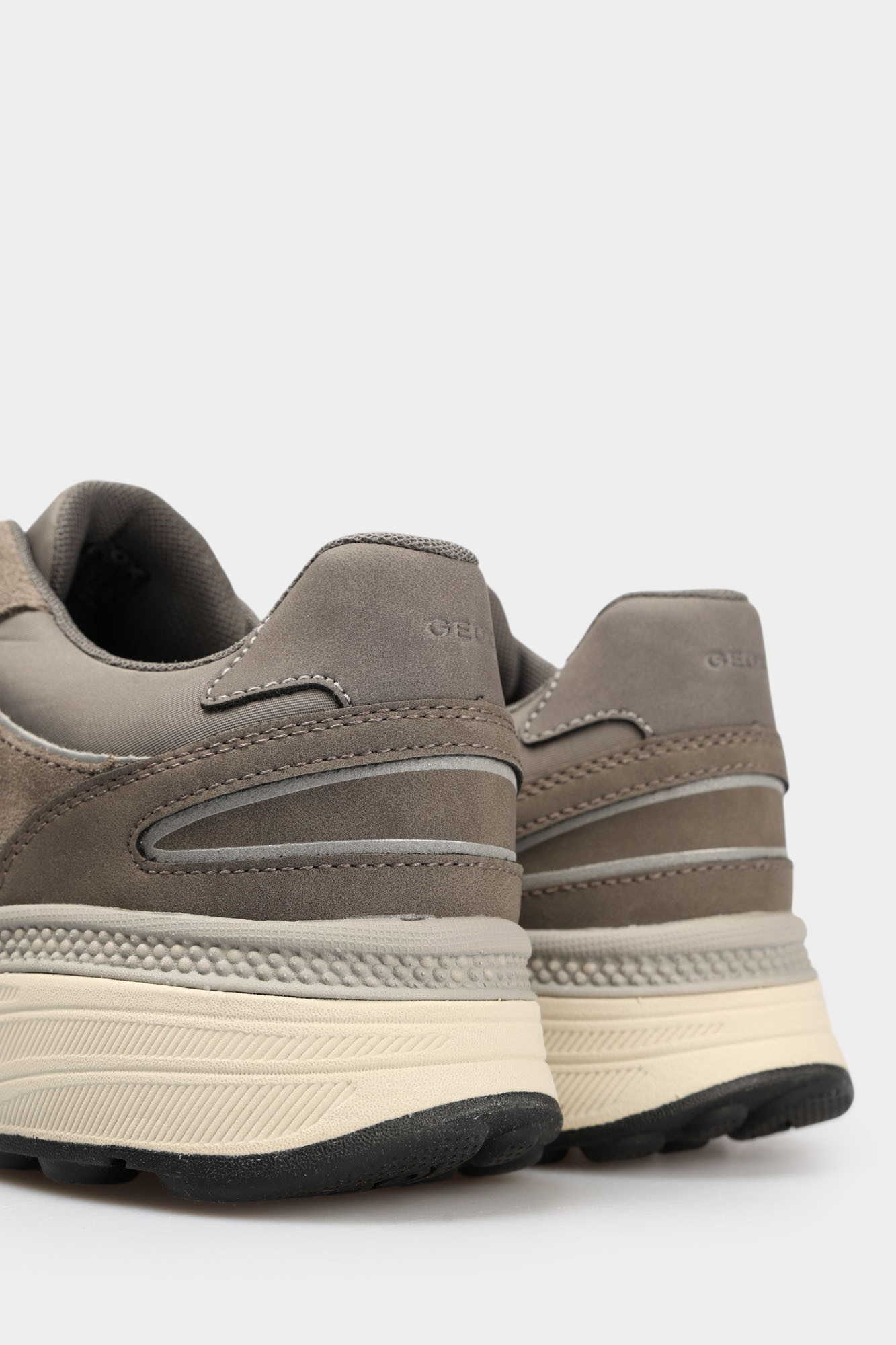 U46HGA0229BC Кроссовки Geox Серый
