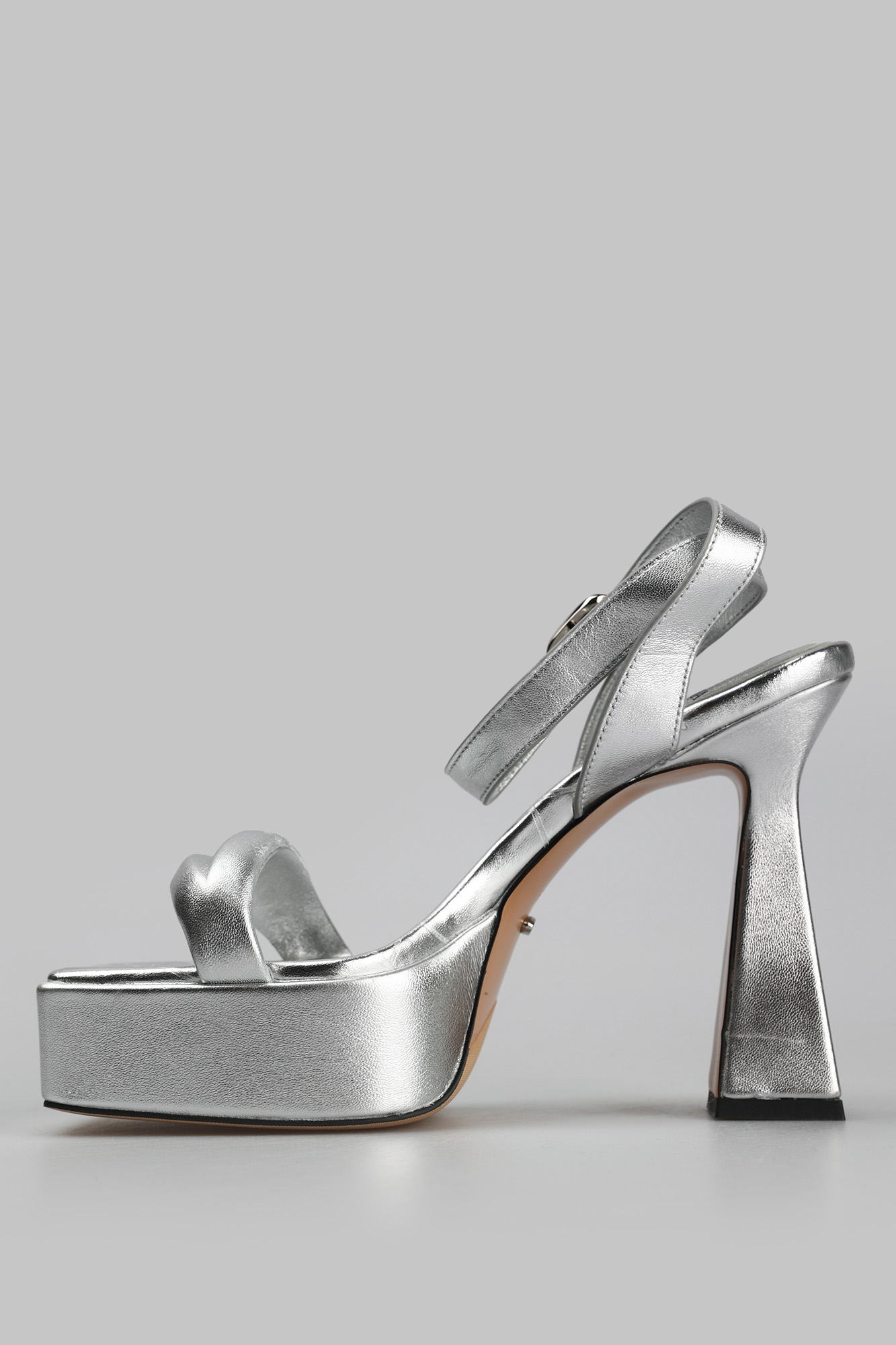 236-715 Босоножки Graciana Серебряный