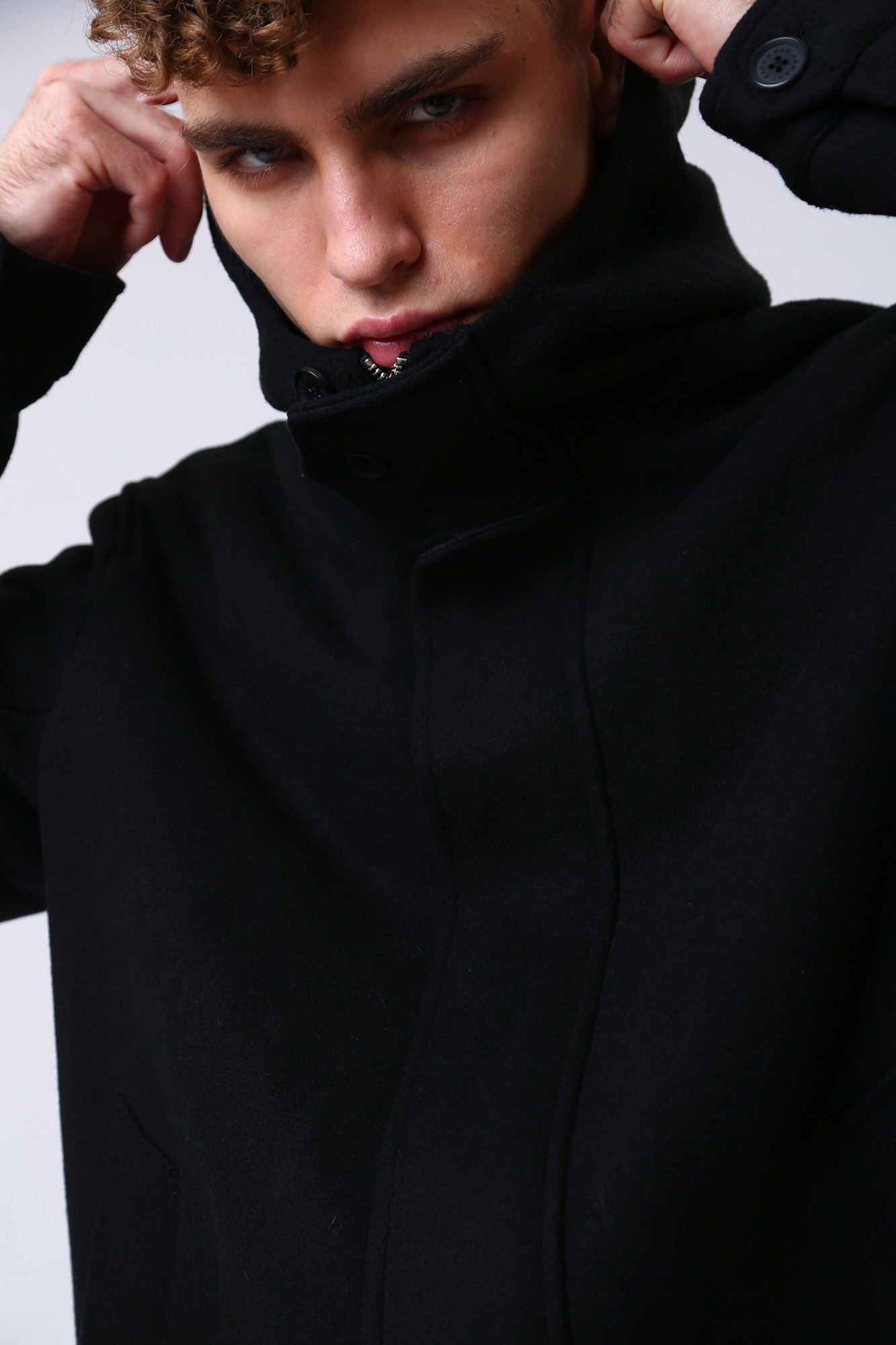 6LZB30_ZNIKZ Куртка Armani Exchange Черный