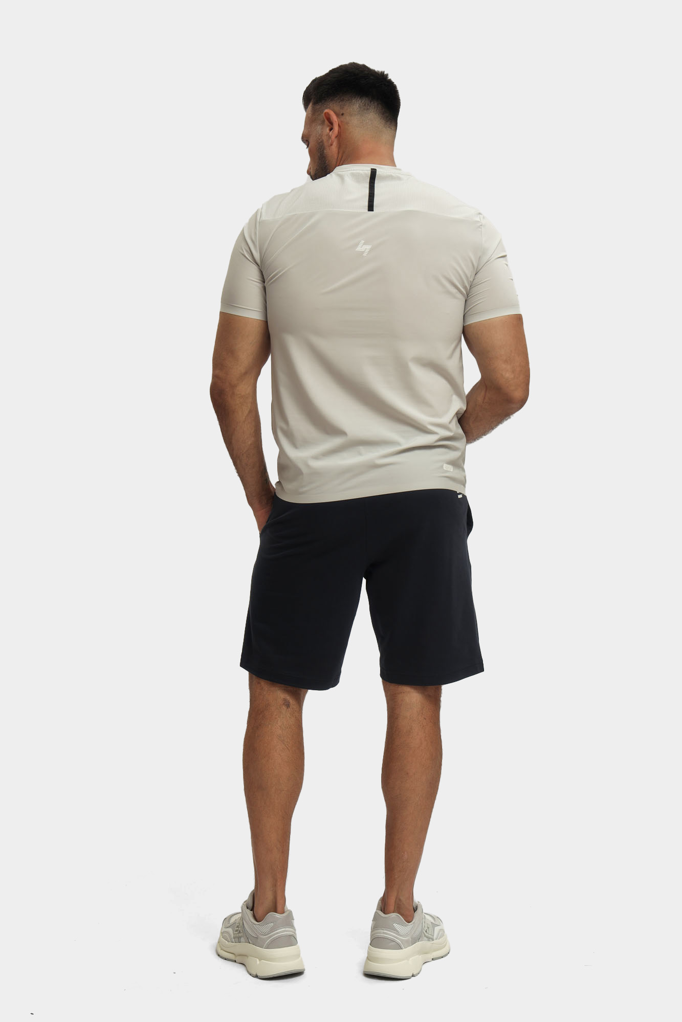 8NPS65_PJVRZ_1562 Шорты трикотажные EA7 Синий