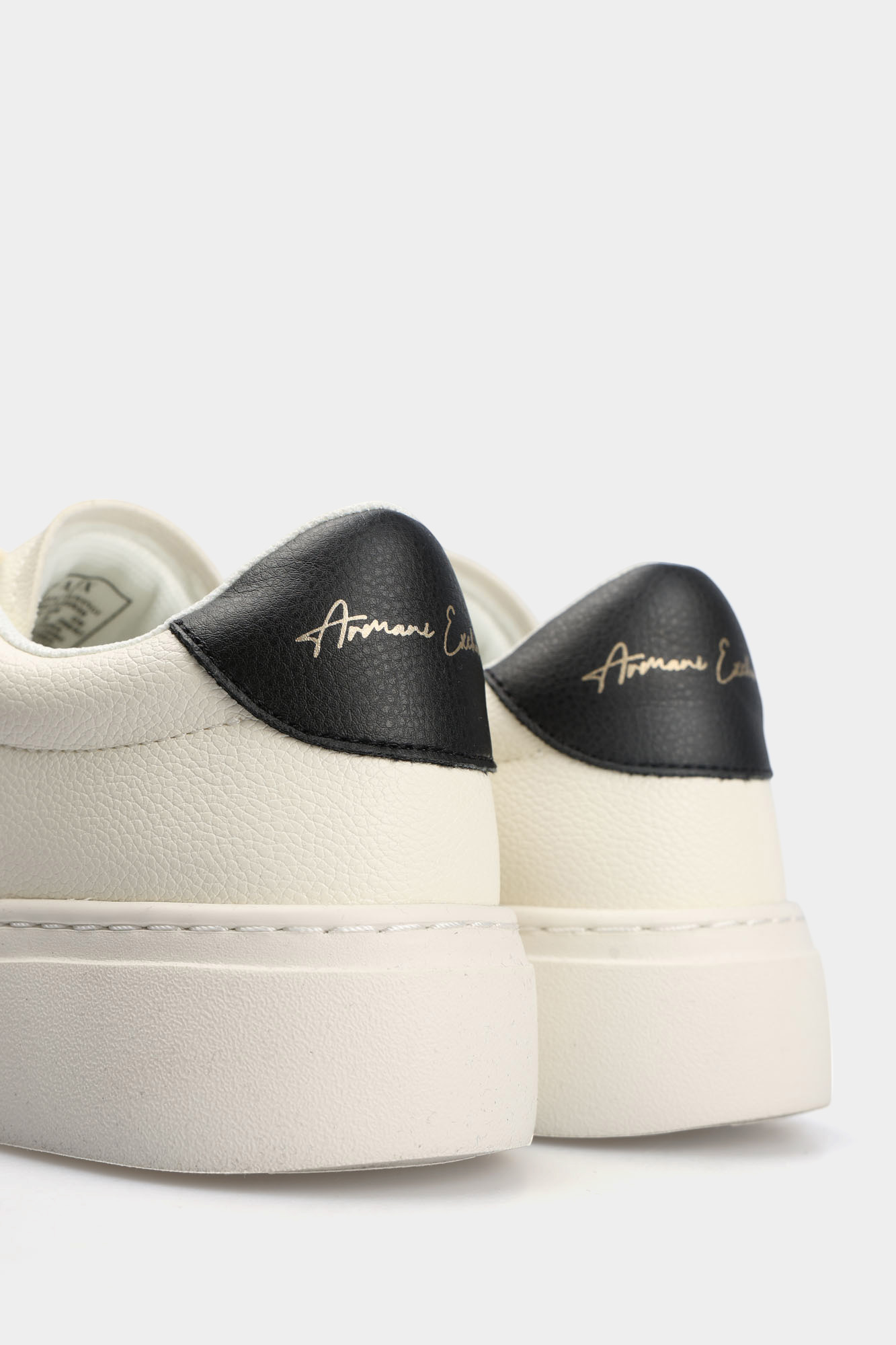 XDX179_XV930 Кеды Armani Exchange Белый