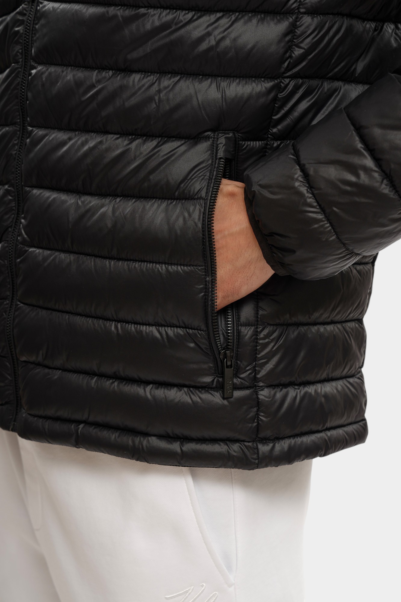 500590_505710 Куртка Karl Lagerfeld Черный