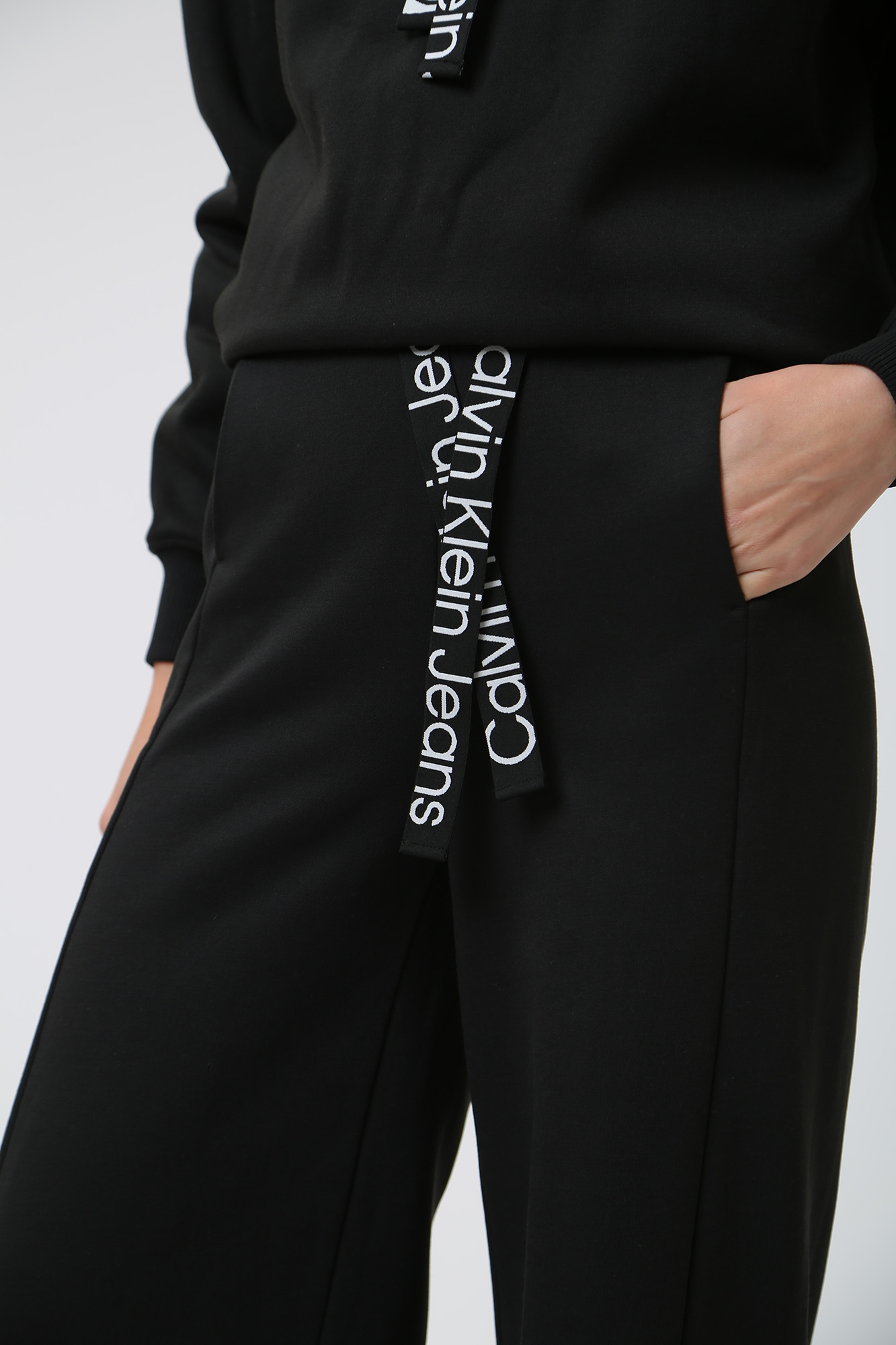 J20J221916 брюки calvin klein jeans 