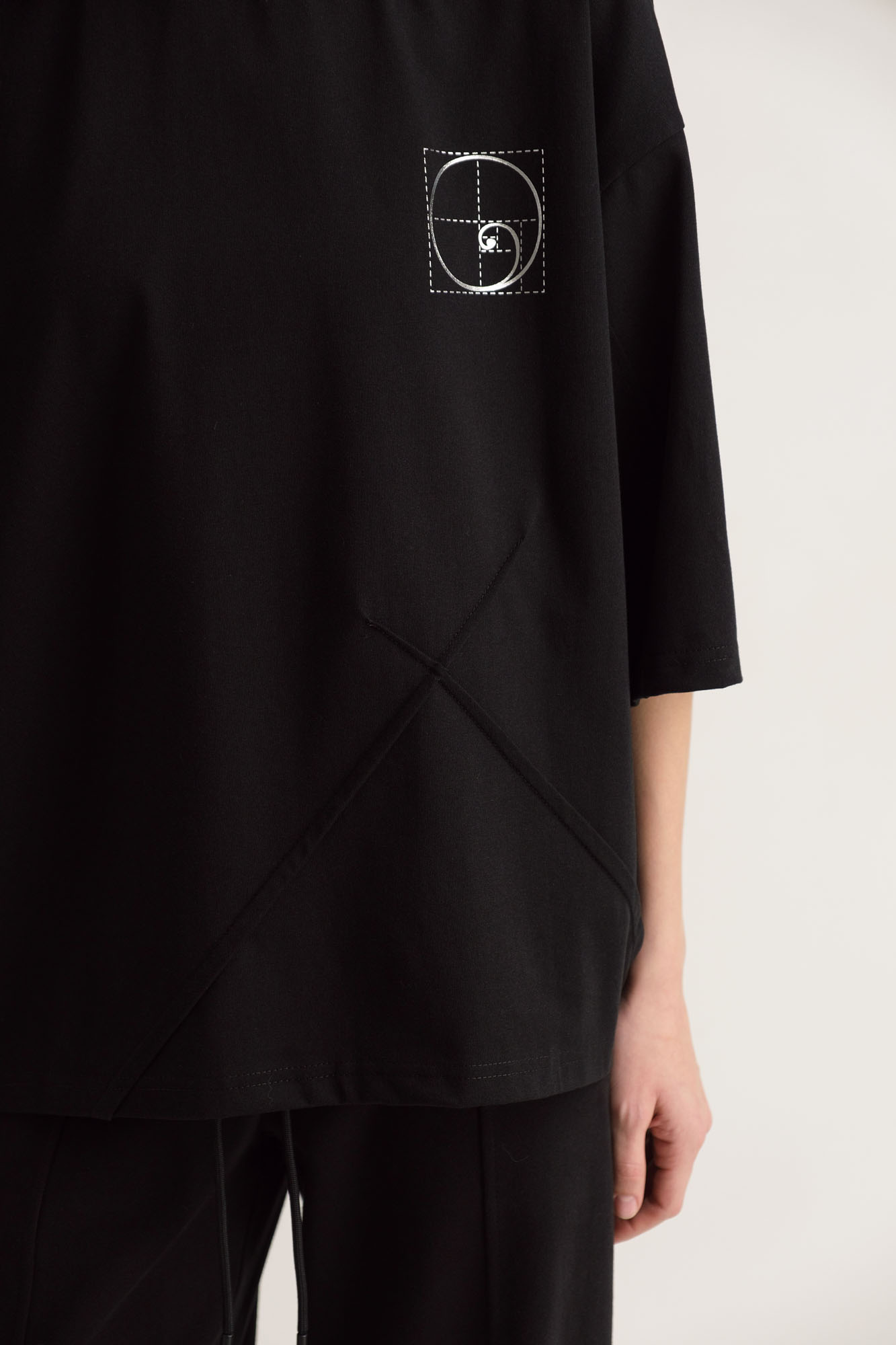 W-242-P-22-0032 футболка the hills 