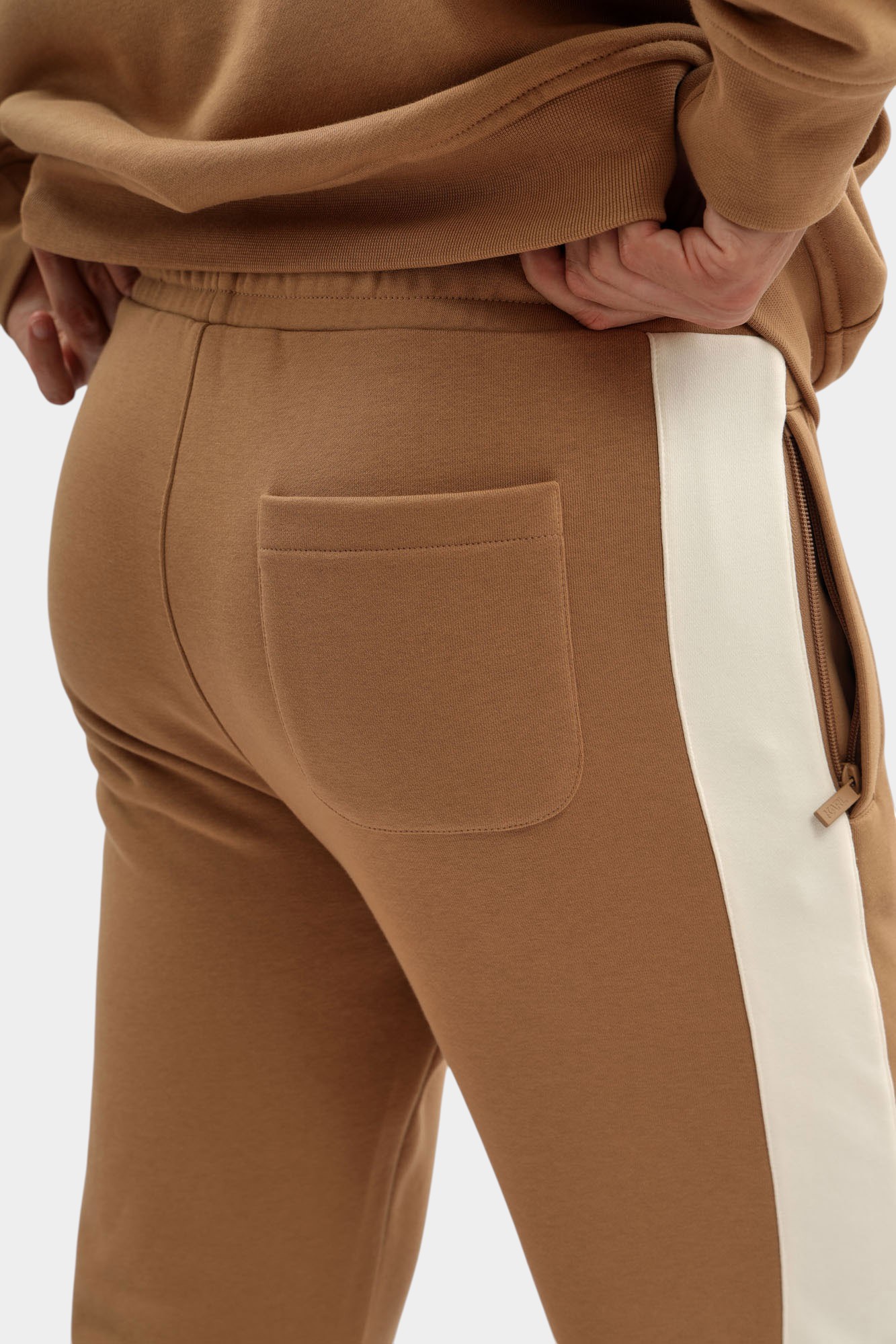 554910_705015 Брюки спортивные Karl Lagerfeld Коричневый