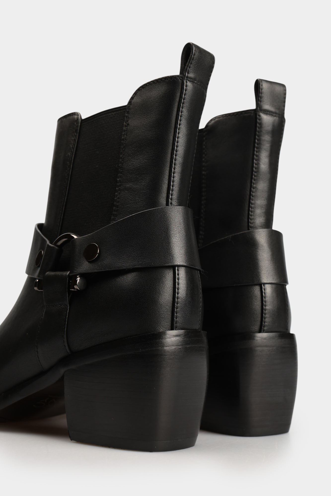 MC21804 Челси Marc Cony Черный