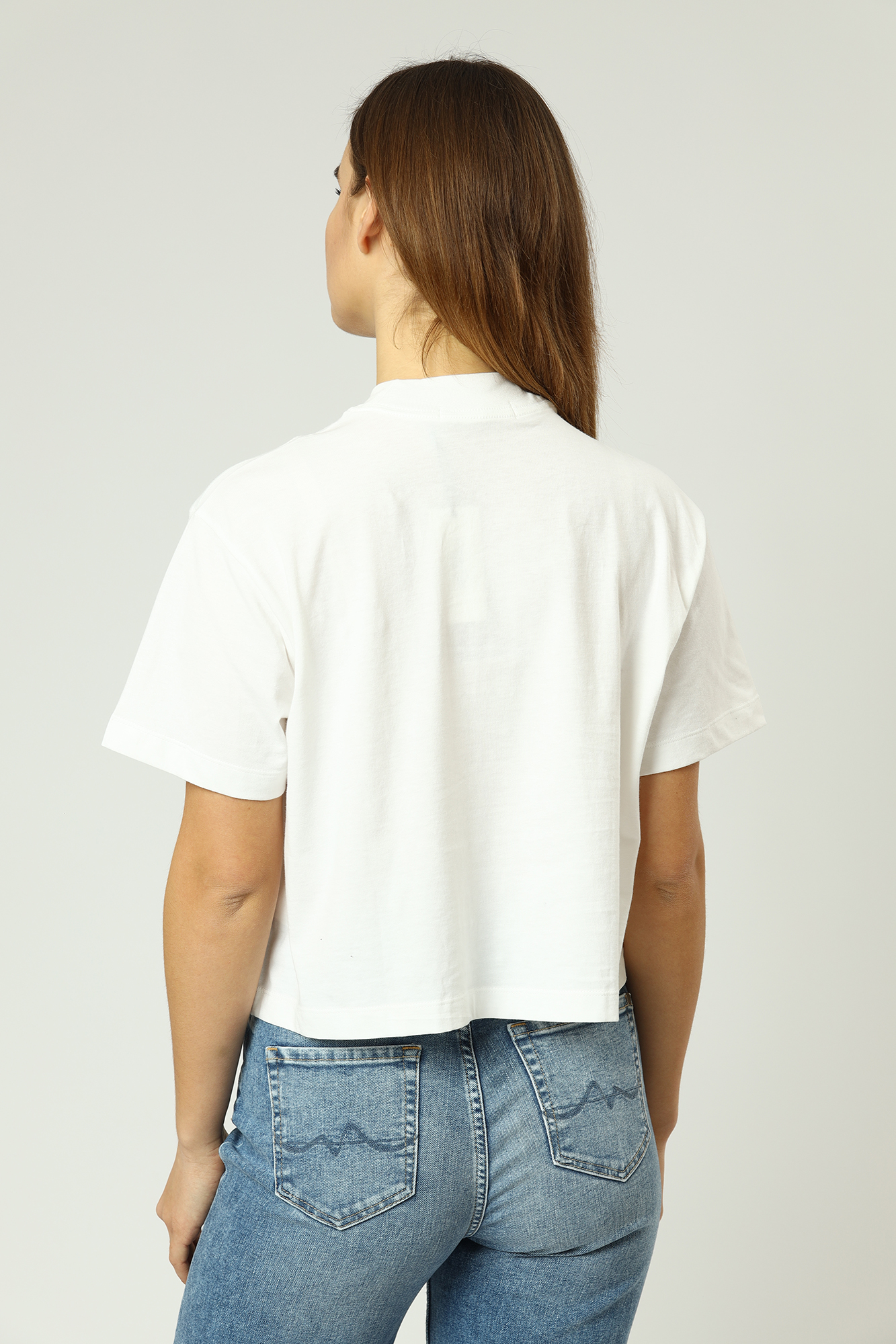 J20J217712 футболка кроп-топ calvin klein jeans calvin klein jeans 