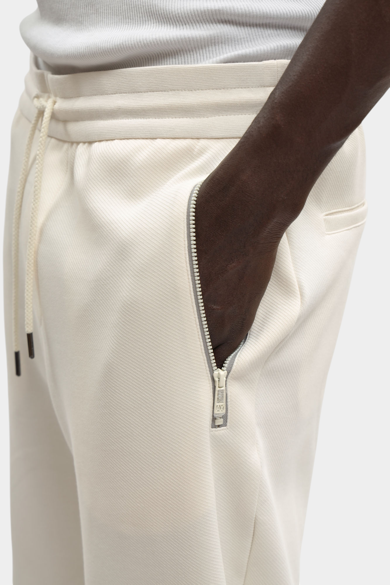 XM002353_AF21869 Брюки спортивные Armani Exchange Бежевый