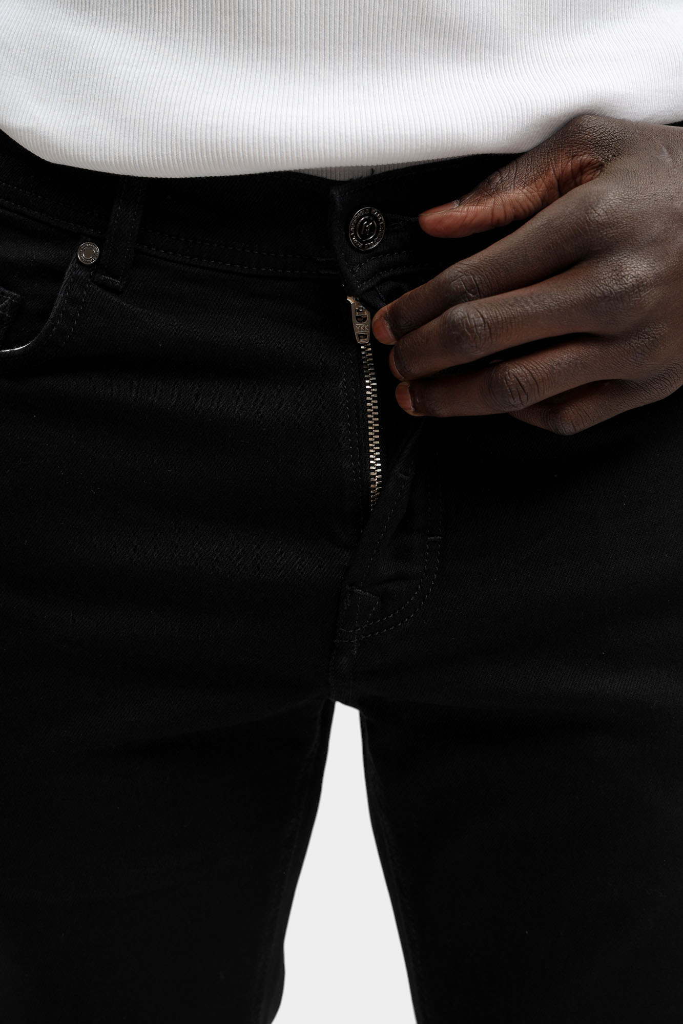 500890_265501 Джинсы Karl Lagerfeld Черный